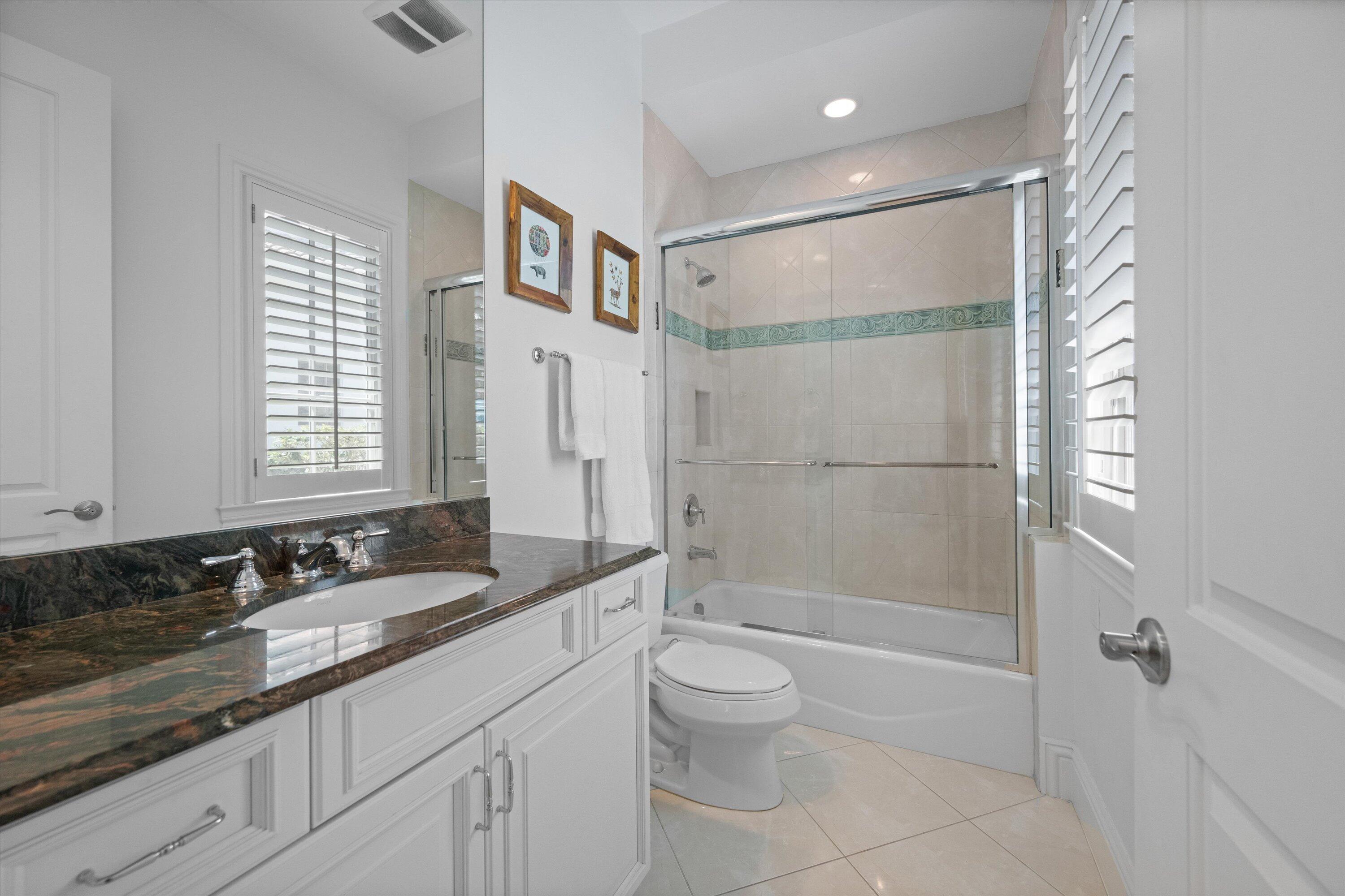 HUNTERS CHASE OF PALM BEACH POLO & COUNT - Residential Lease