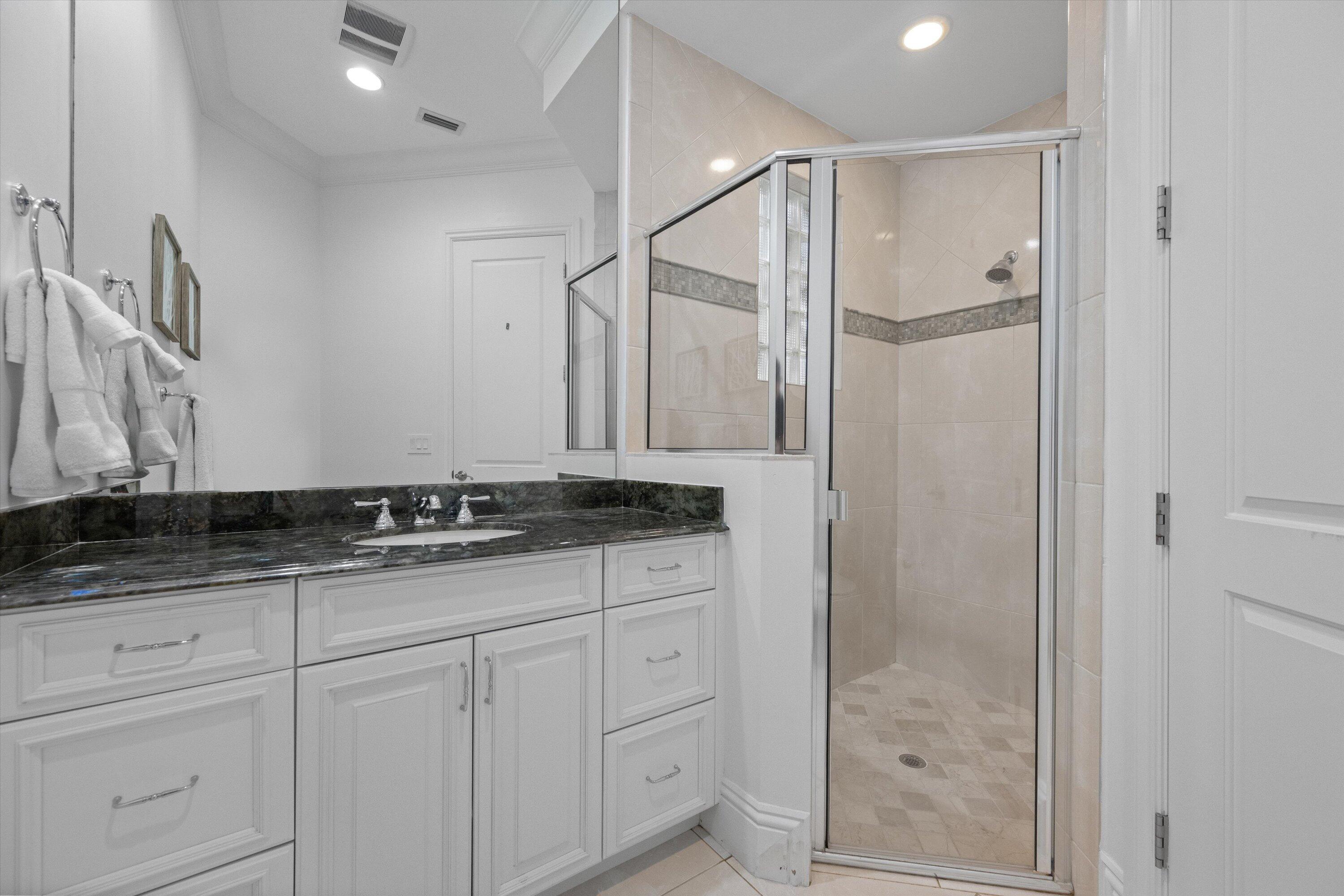 HUNTERS CHASE OF PALM BEACH POLO & COUNT - Residential Lease