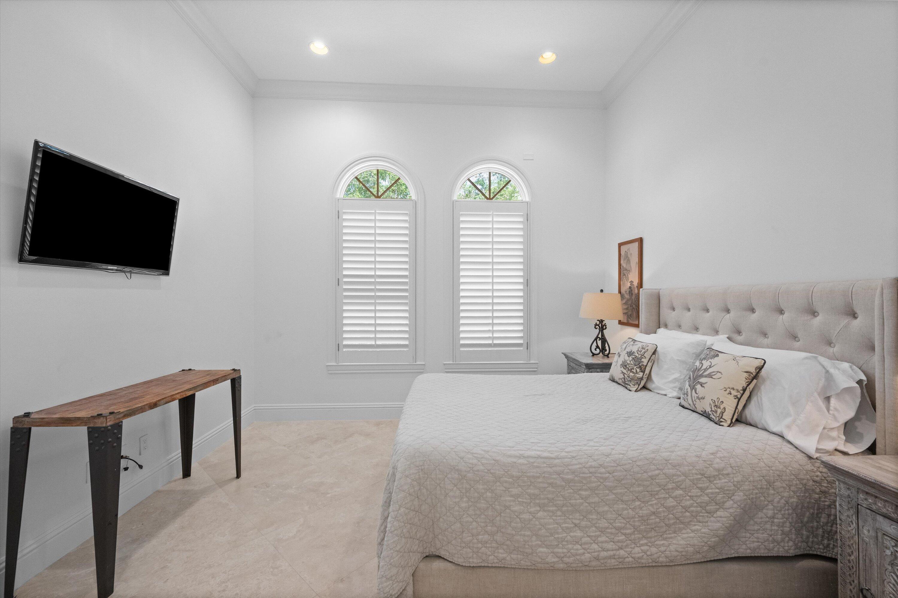 HUNTERS CHASE OF PALM BEACH POLO & COUNT - Residential Lease