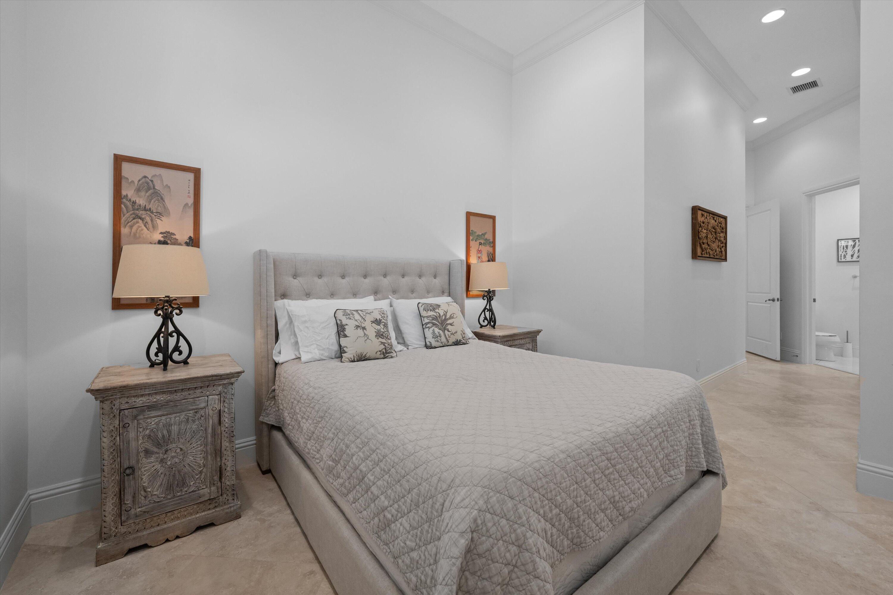 HUNTERS CHASE OF PALM BEACH POLO & COUNT - Residential Lease