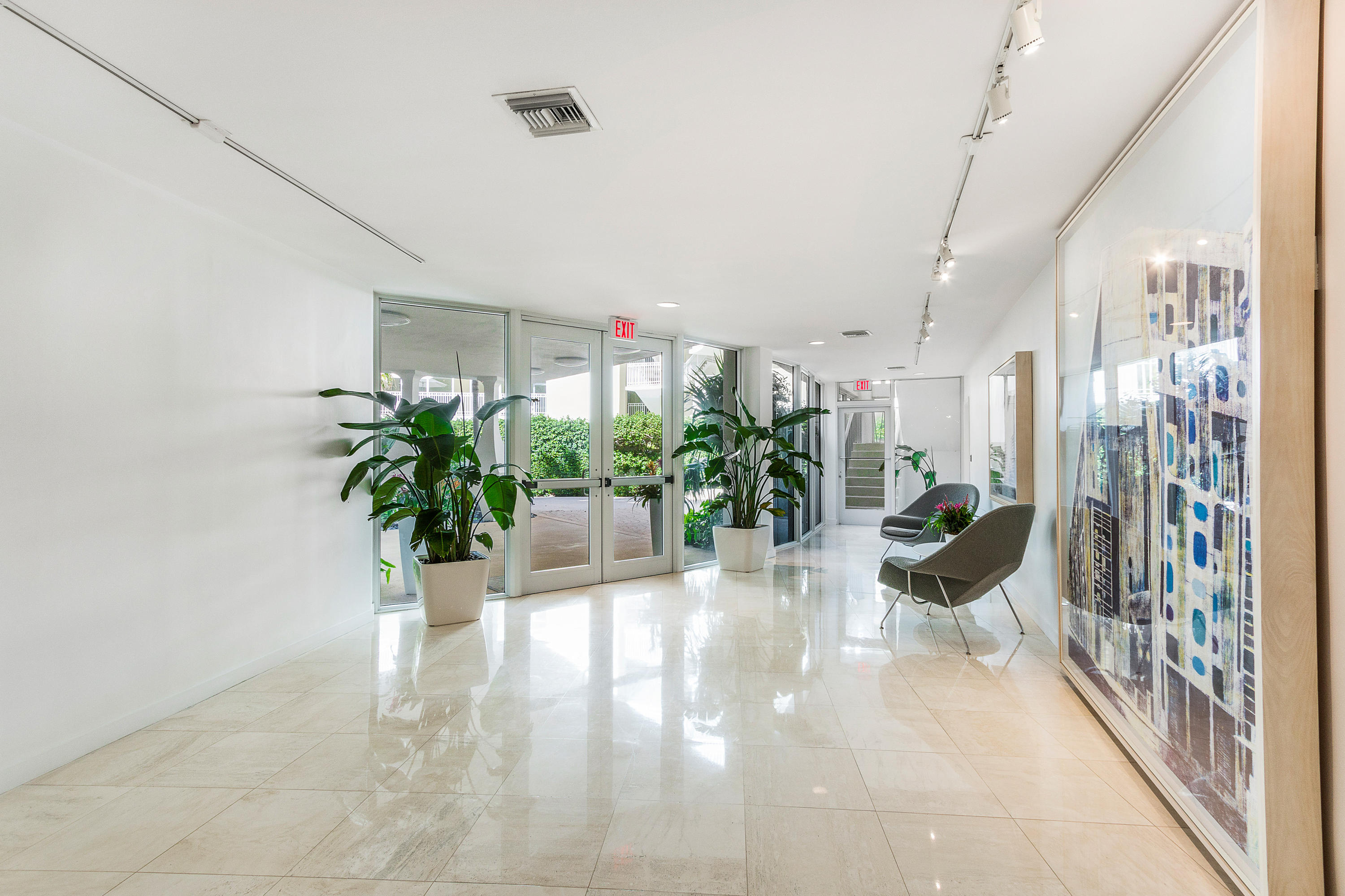 THREE HUNDRED SOUTH OCEAN BLVD APTS INC 300 S OCEA - Residential