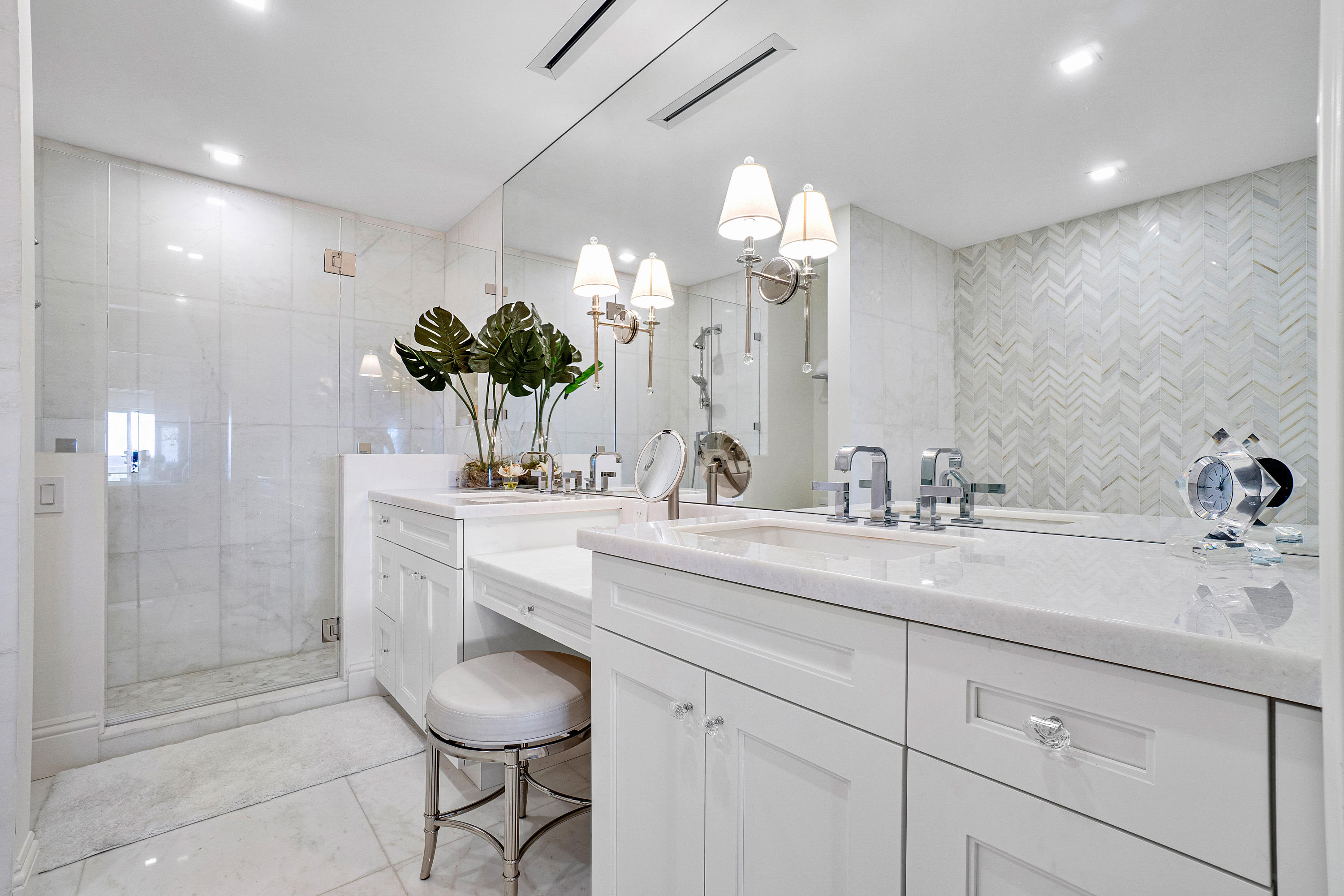 THREE HUNDRED SOUTH OCEAN BLVD APTS INC 300 S OCEA - Residential