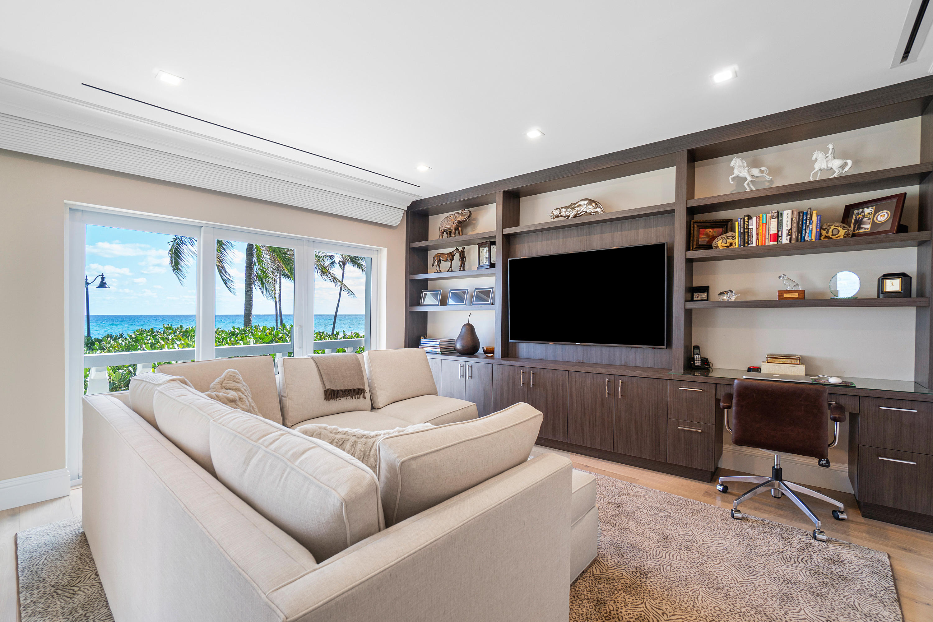 THREE HUNDRED SOUTH OCEAN BLVD APTS INC 300 S OCEA - Residential