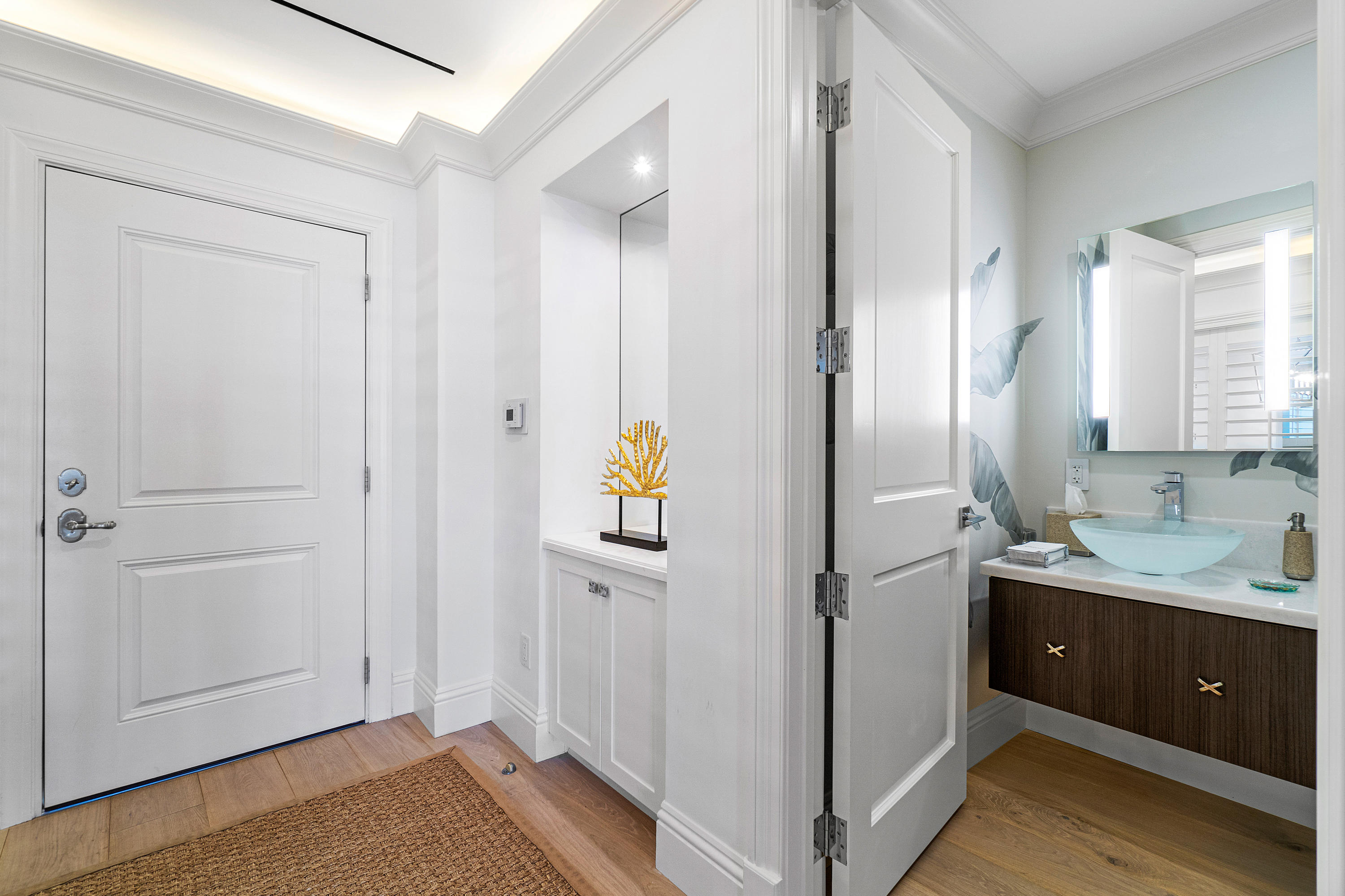 THREE HUNDRED SOUTH OCEAN BLVD APTS INC 300 S OCEA - Residential