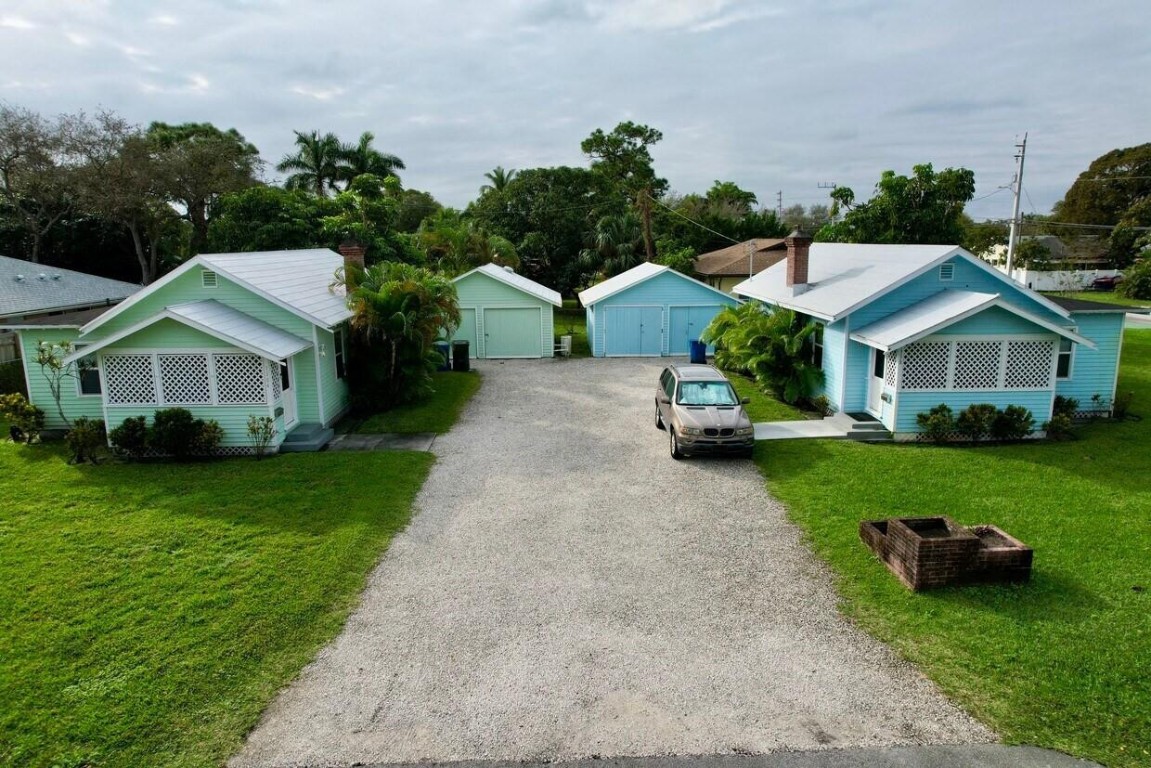 Motivated Seller - Incredible Multi-Family and Single Family development. Residing in heart of emerging downtown Oakland Park, where over $400M of development is underway. 2 updated single family homes, with old Florida charm, featuring modern kitchens, HVAC, Roof, Tankless hot water, and impact windows. Also, apart of 4 parcels being sold as 1 corner lot with 160' of frontage and 100' of depth. Property generates $63,000 in annually. Property offers fantastic location w/ walkability to shopping, restaurants, parks and establishments and future Brightline commuter train station slated for area, less than 400 yards away. Less than 2 miles to the beach, and less than a mile from Wilton Manors famous Wilton Drive.