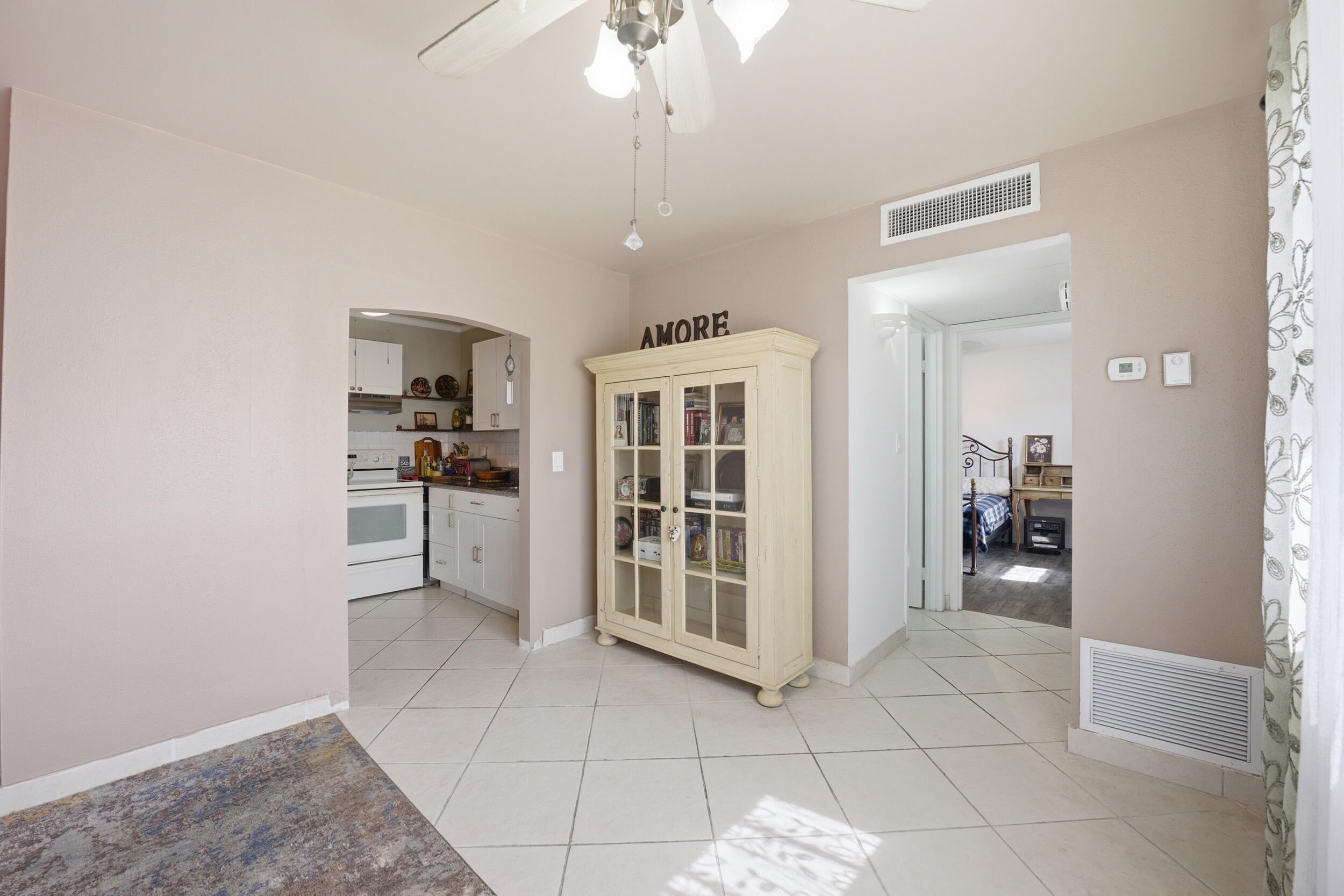 KINGS POINT SAXONY CONDOS - Residential