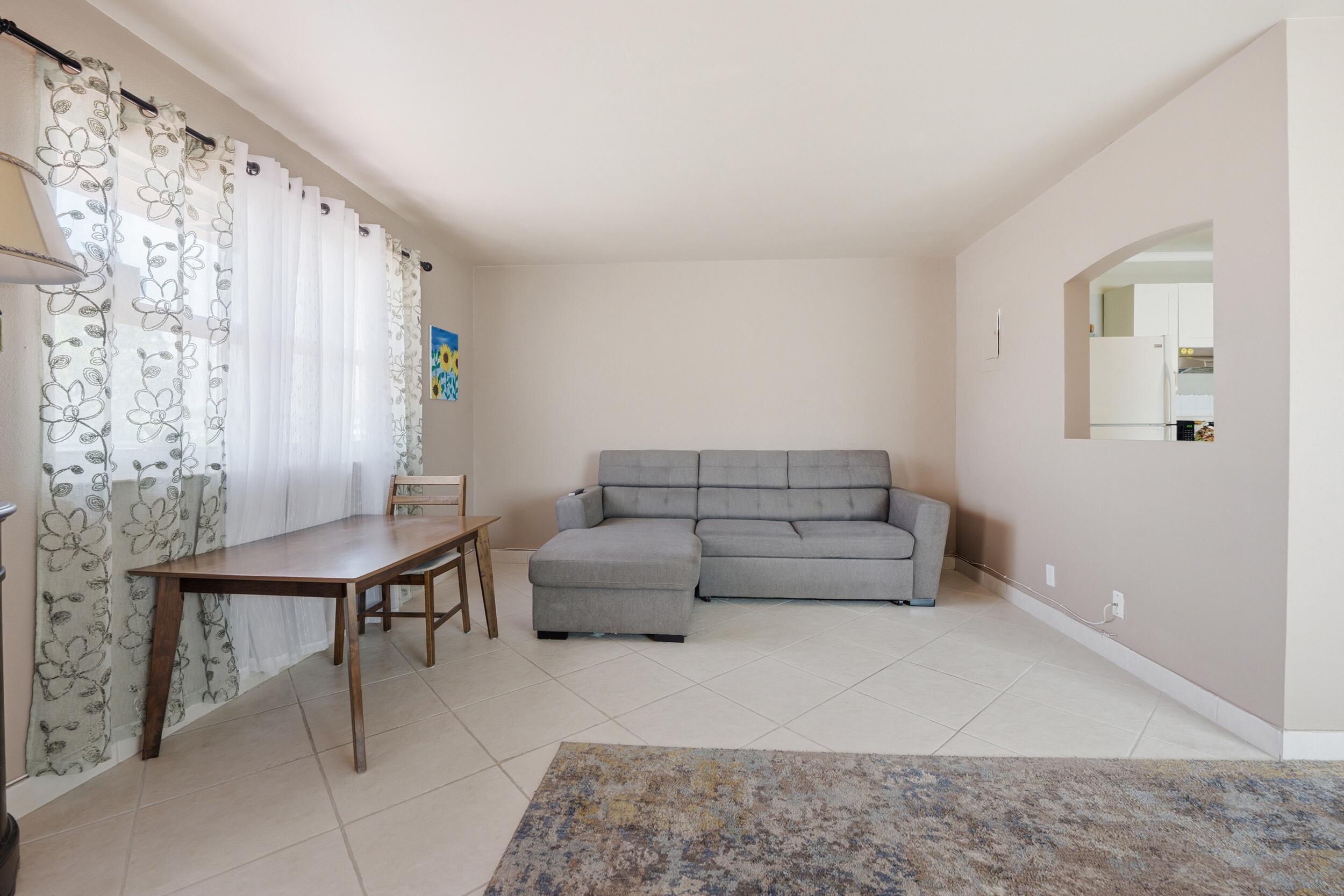 KINGS POINT SAXONY CONDOS - Residential