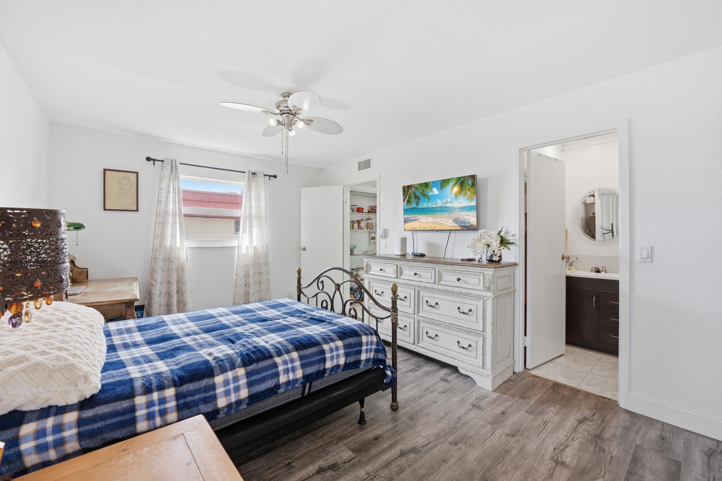 KINGS POINT SAXONY CONDOS - Residential
