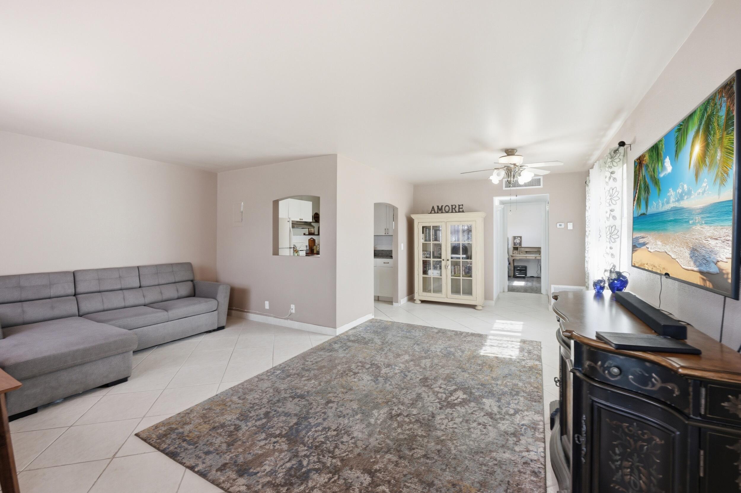 KINGS POINT SAXONY CONDOS - Residential