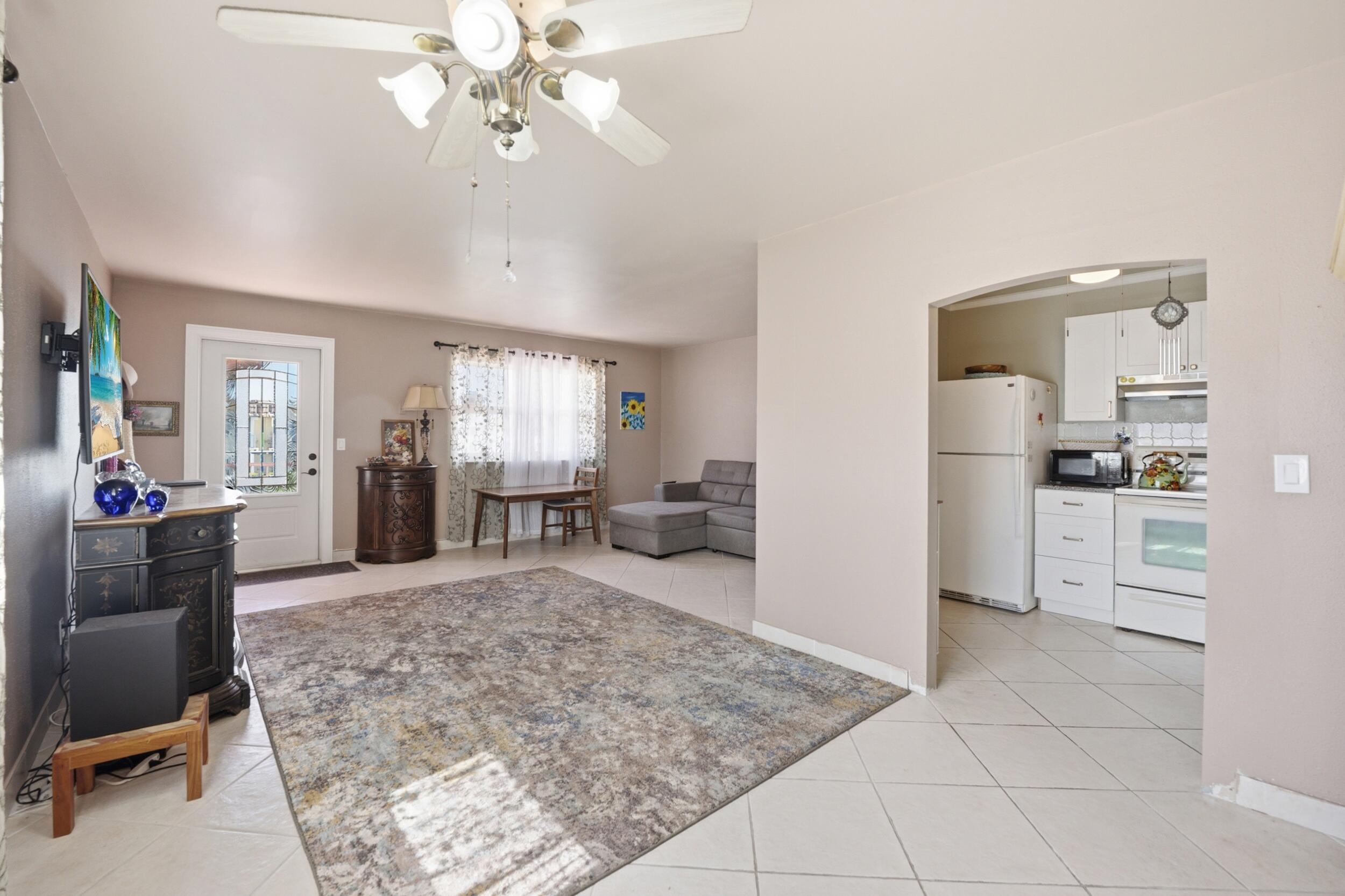 KINGS POINT SAXONY CONDOS - Residential