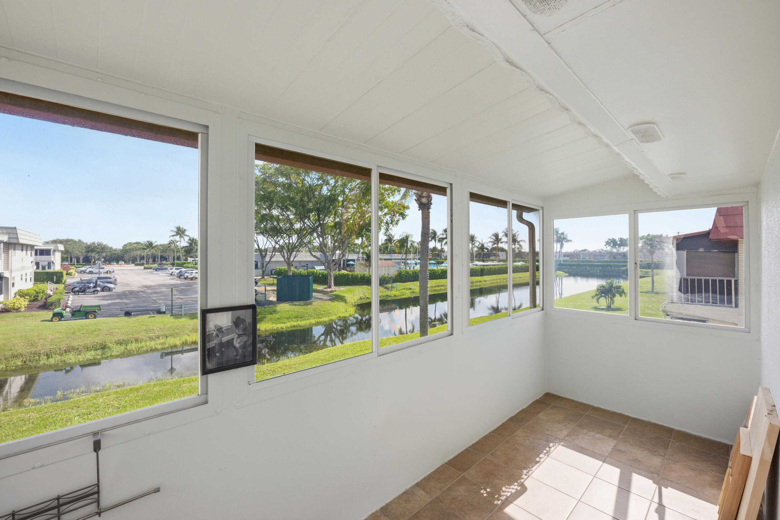 KINGS POINT SAXONY CONDOS - Residential