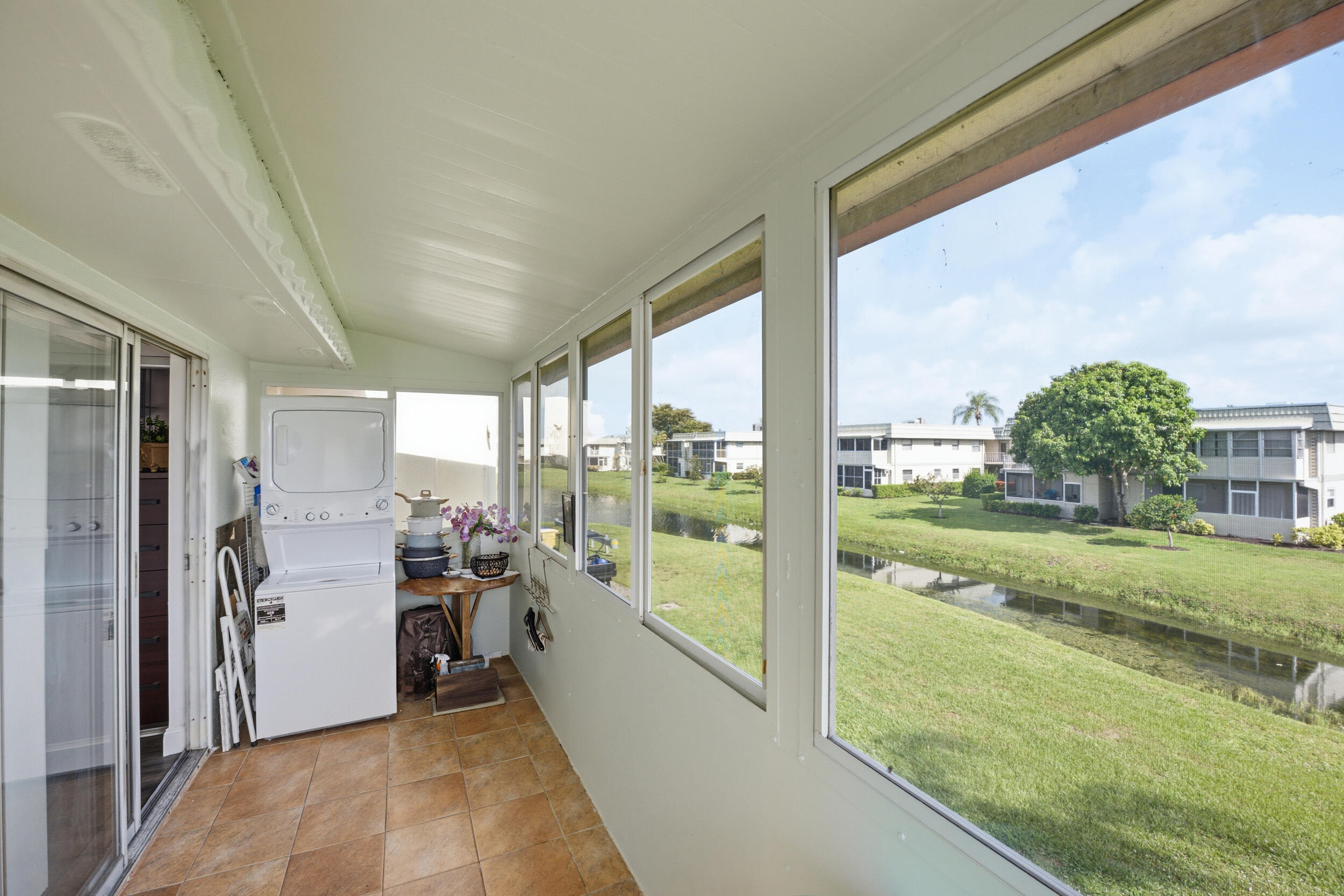 KINGS POINT SAXONY CONDOS - Residential