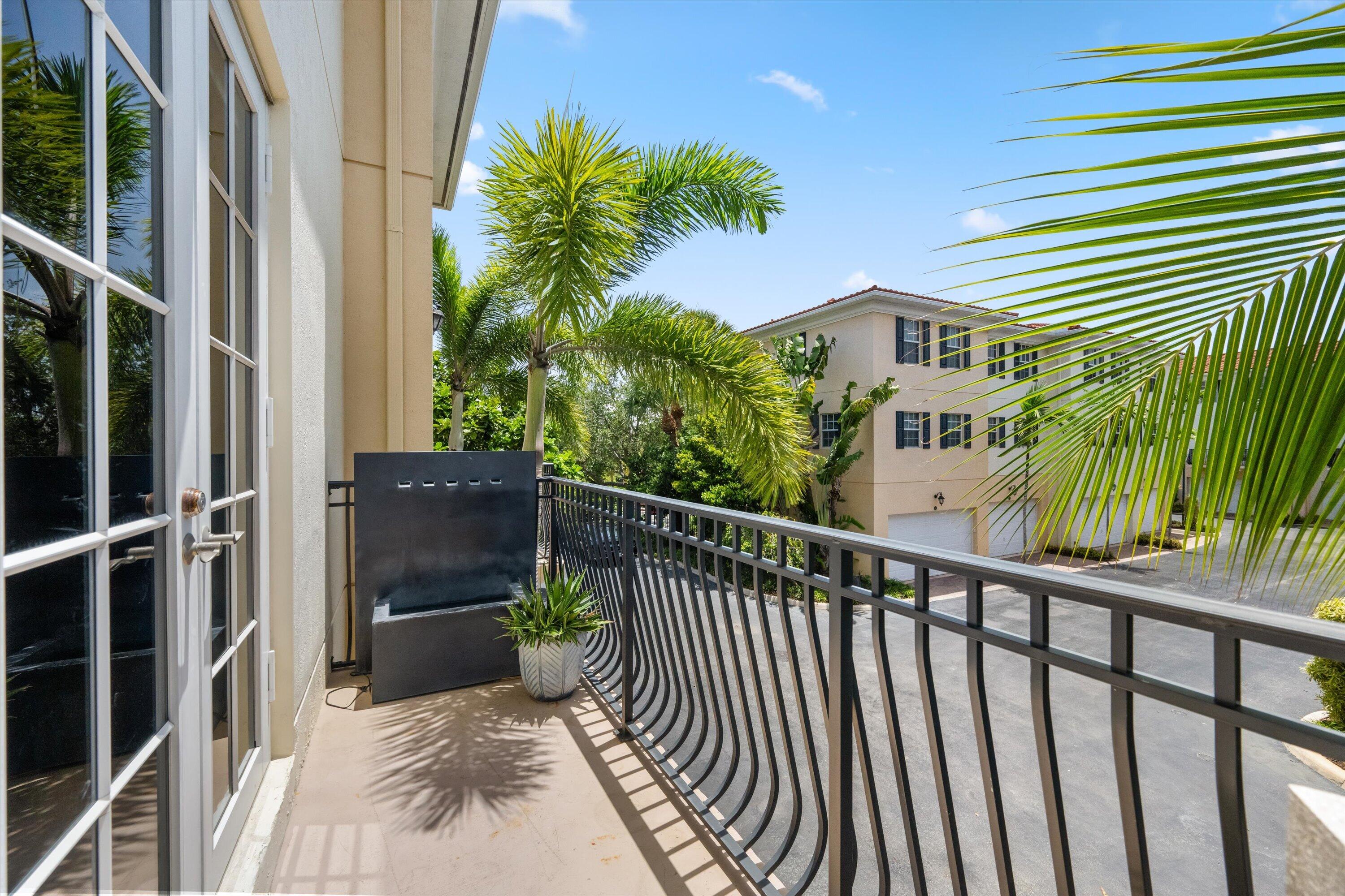 COURTYARDS OF LAKE WORTH 2 - Residential