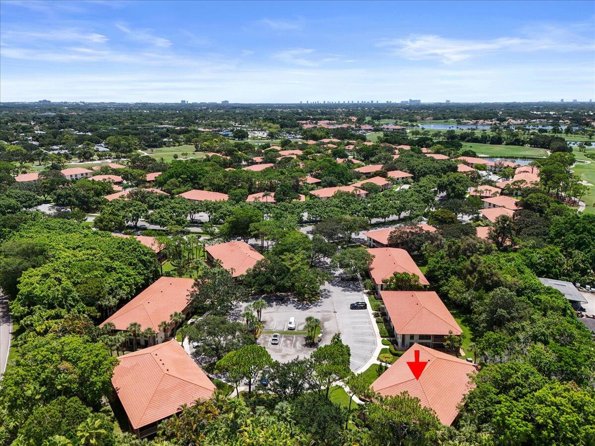 GOLF VILLAS - Residential