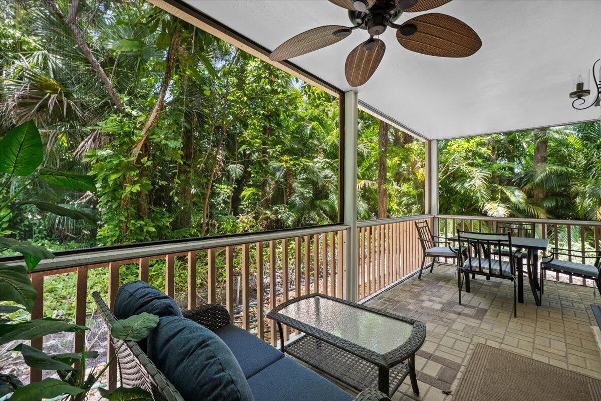 GOLF VILLAS - Residential