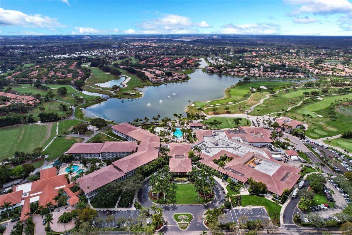 GOLF VILLAS - Residential
