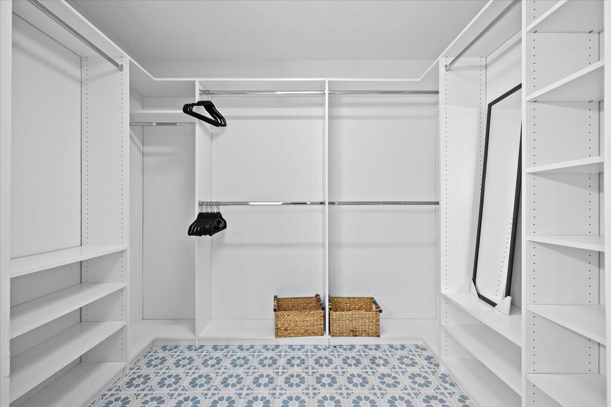 GOLF VILLAS - Residential