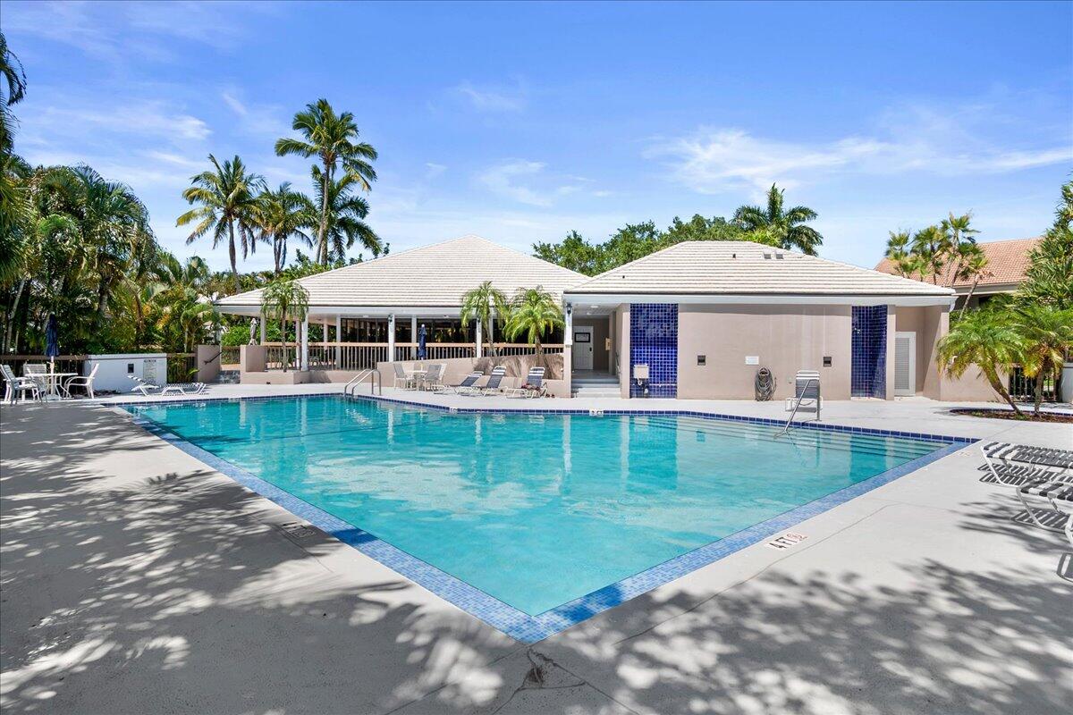 GOLF VILLAS - Residential