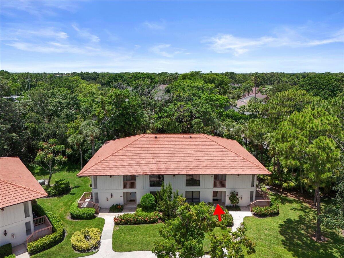 GOLF VILLAS - Residential