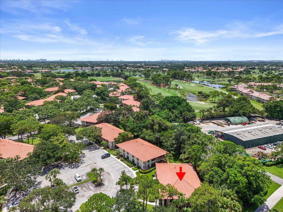 GOLF VILLAS - Residential