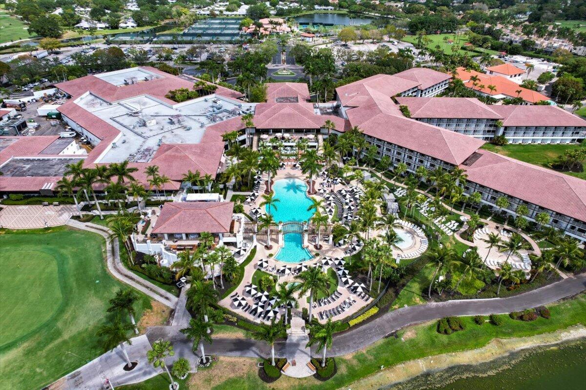 GOLF VILLAS - Residential