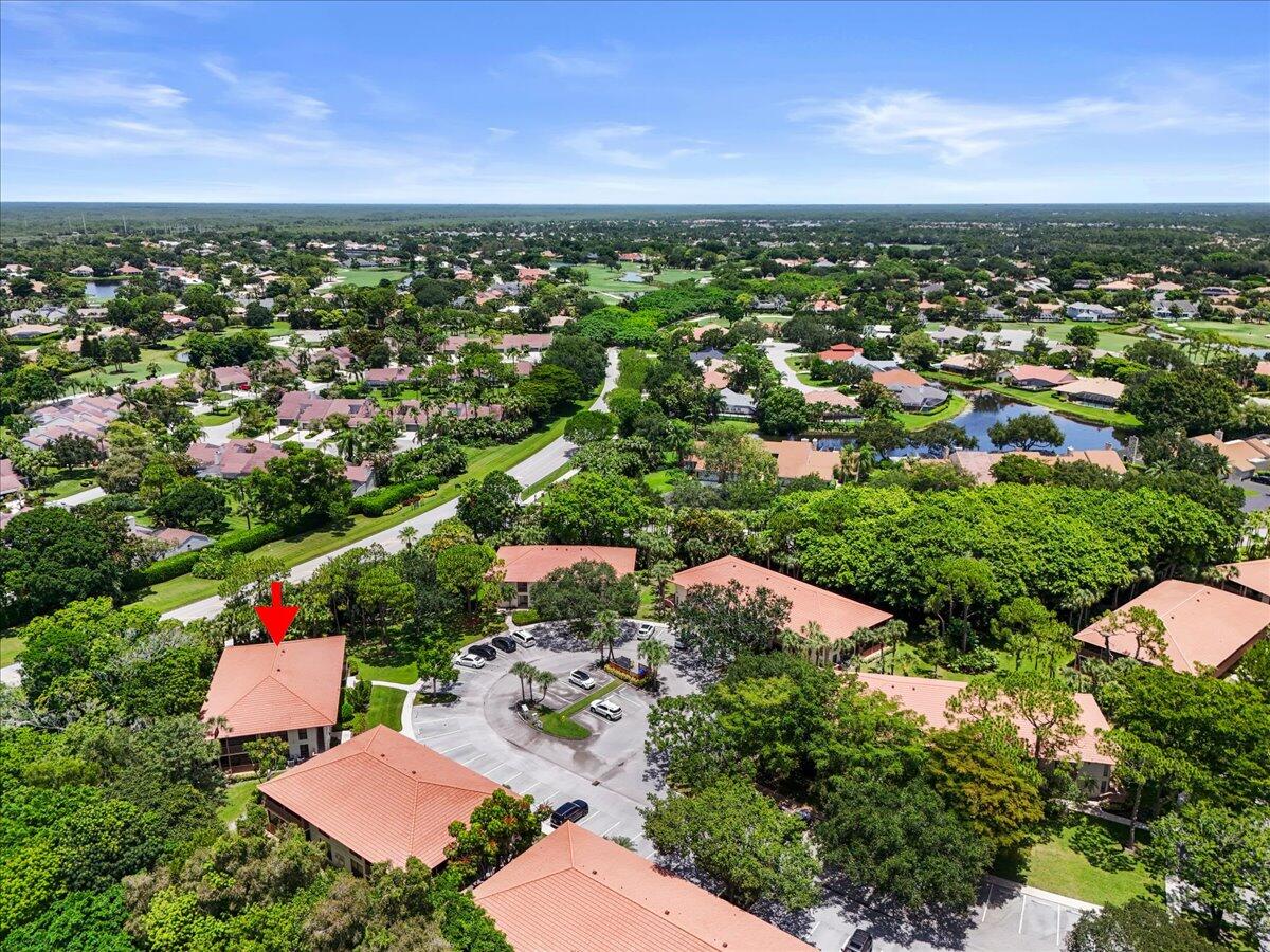 GOLF VILLAS - Residential