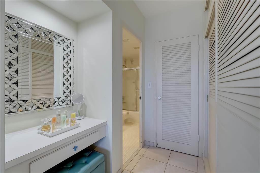 Coral Ridge Towers - Residential
