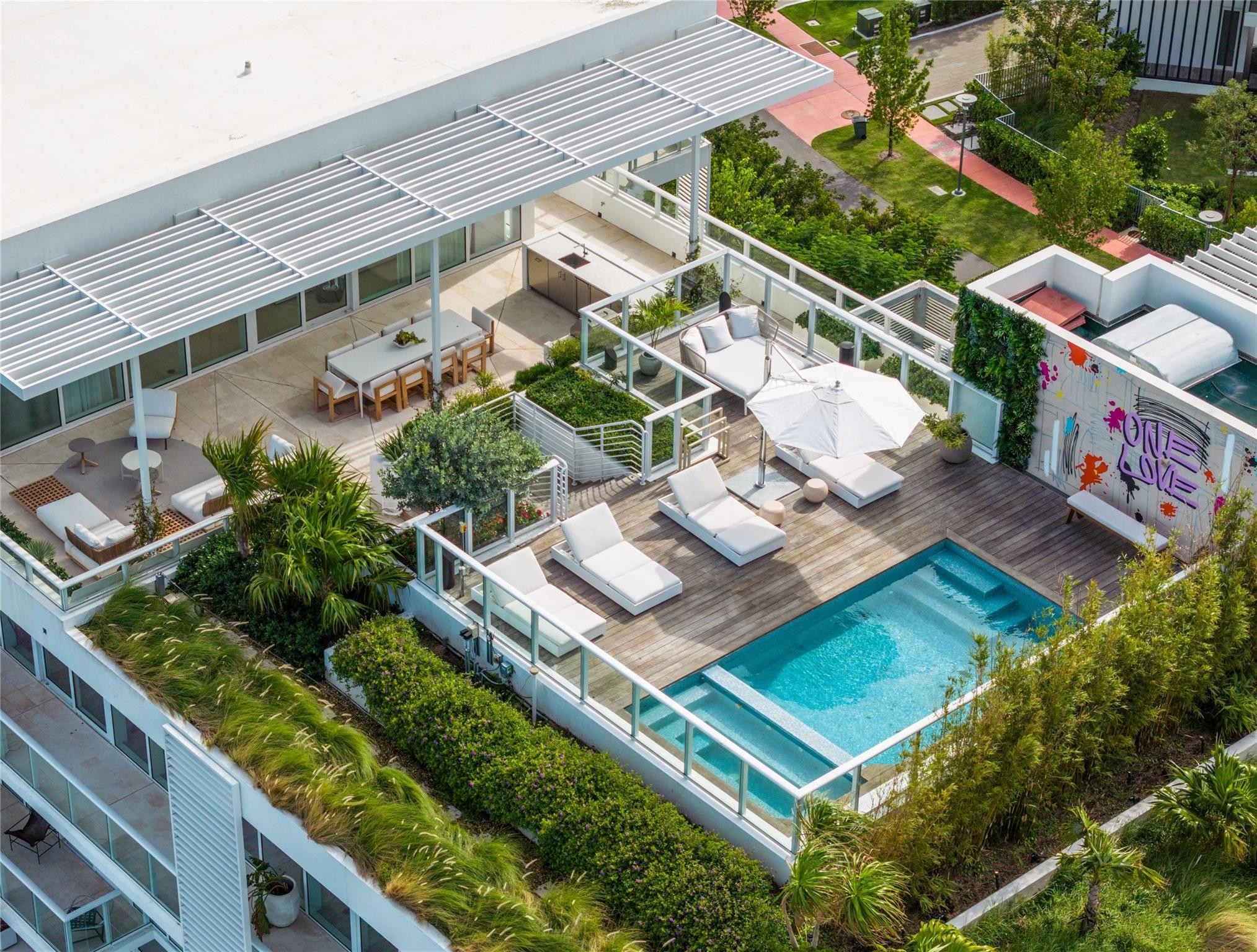 Ritz Carlton Residences - Residential