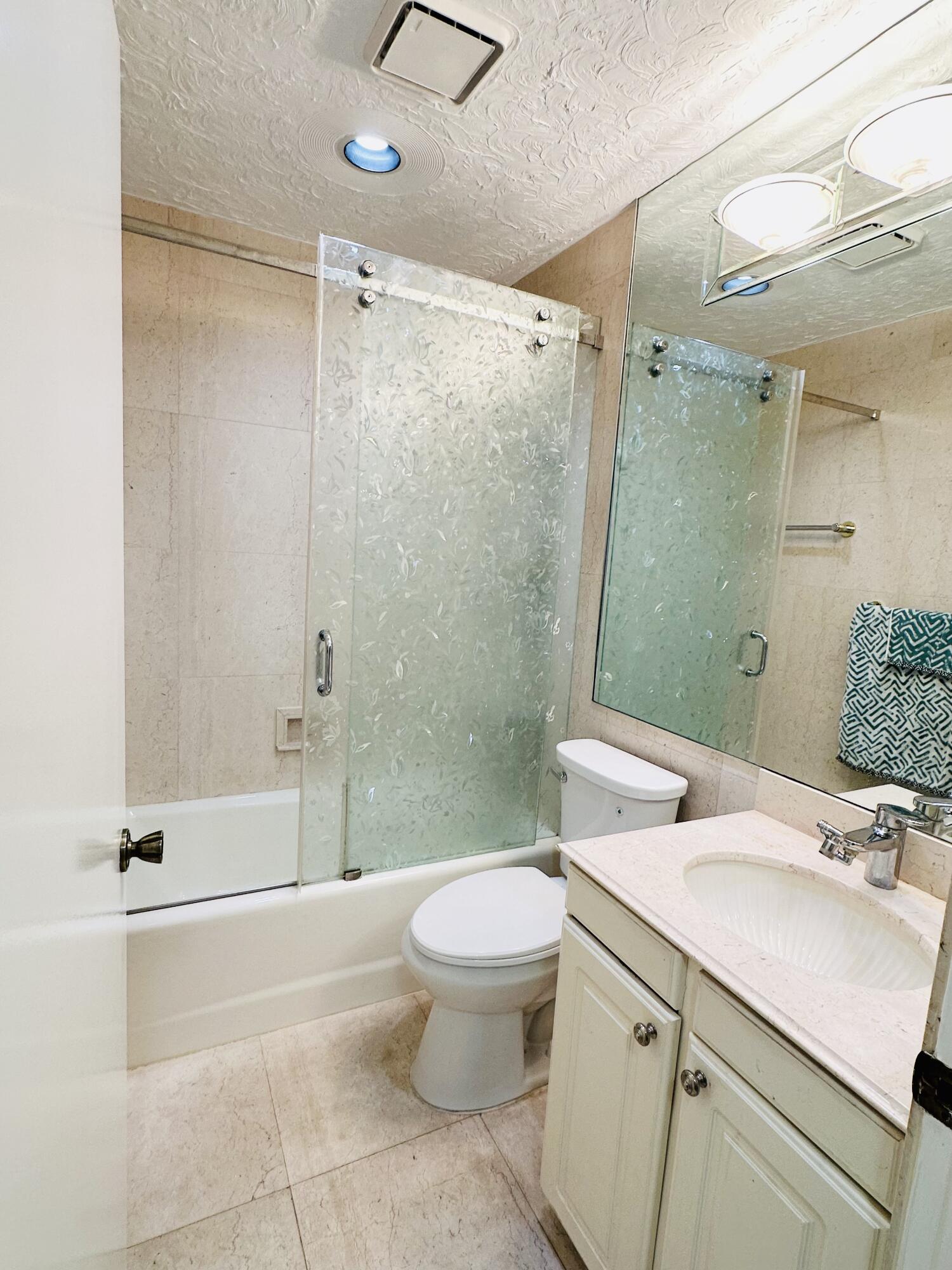 KINGS POINT 13 - Residential Lease