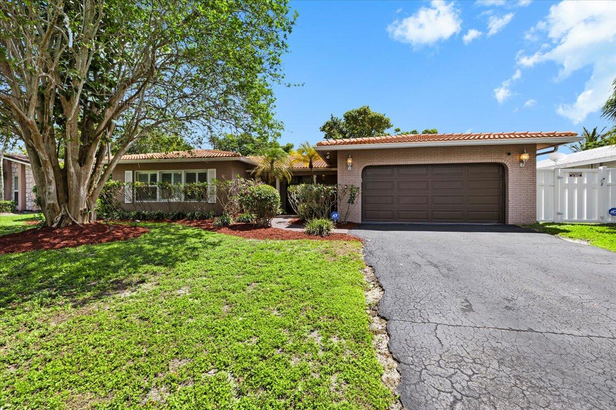 CORAL SPRINGS COUNTRY CLUB - Residential
