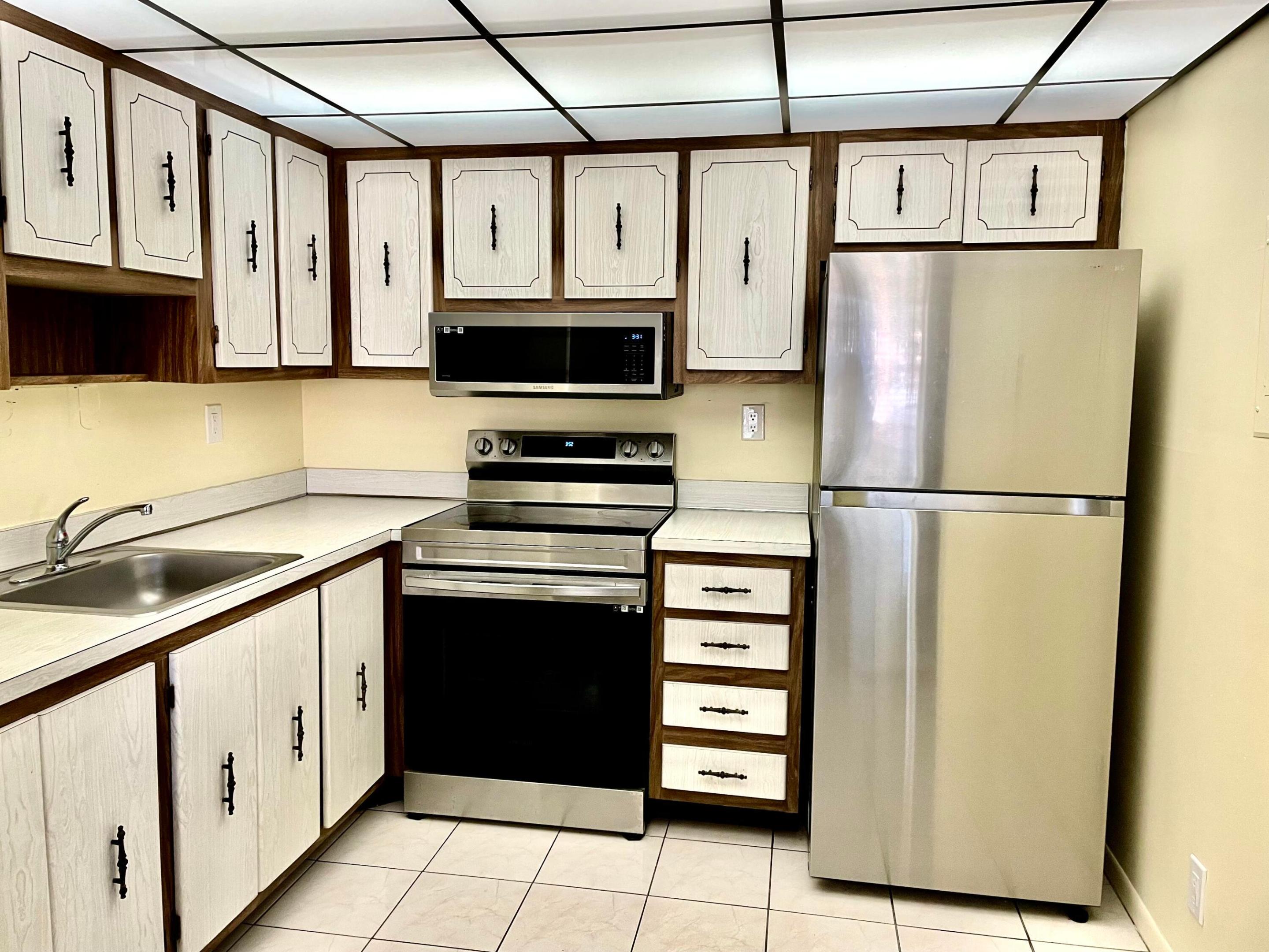 KINGS POINT NORMANDY CONDOS - Residential Lease