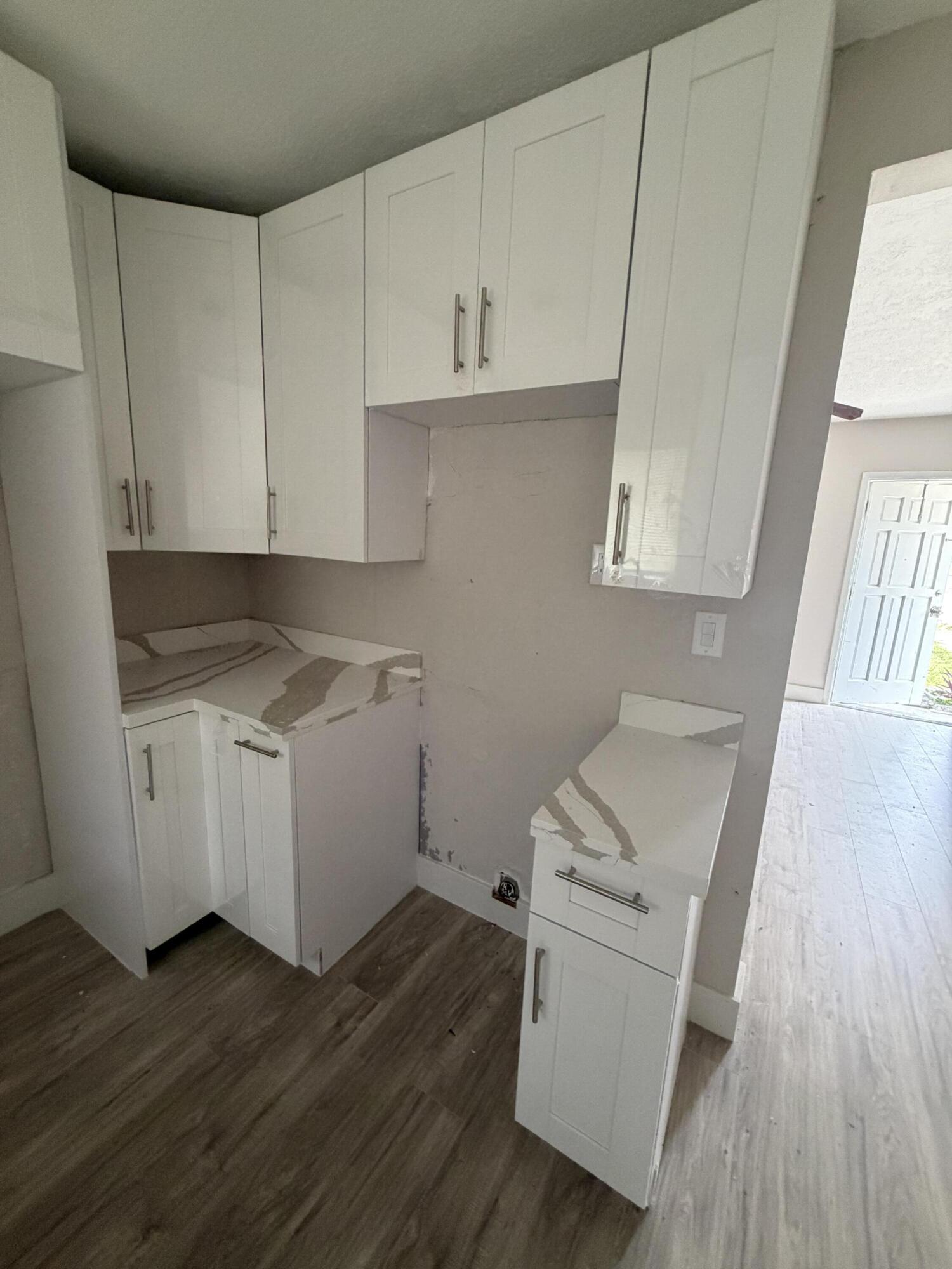 LAUDERDALE MANORS ADD - Residential