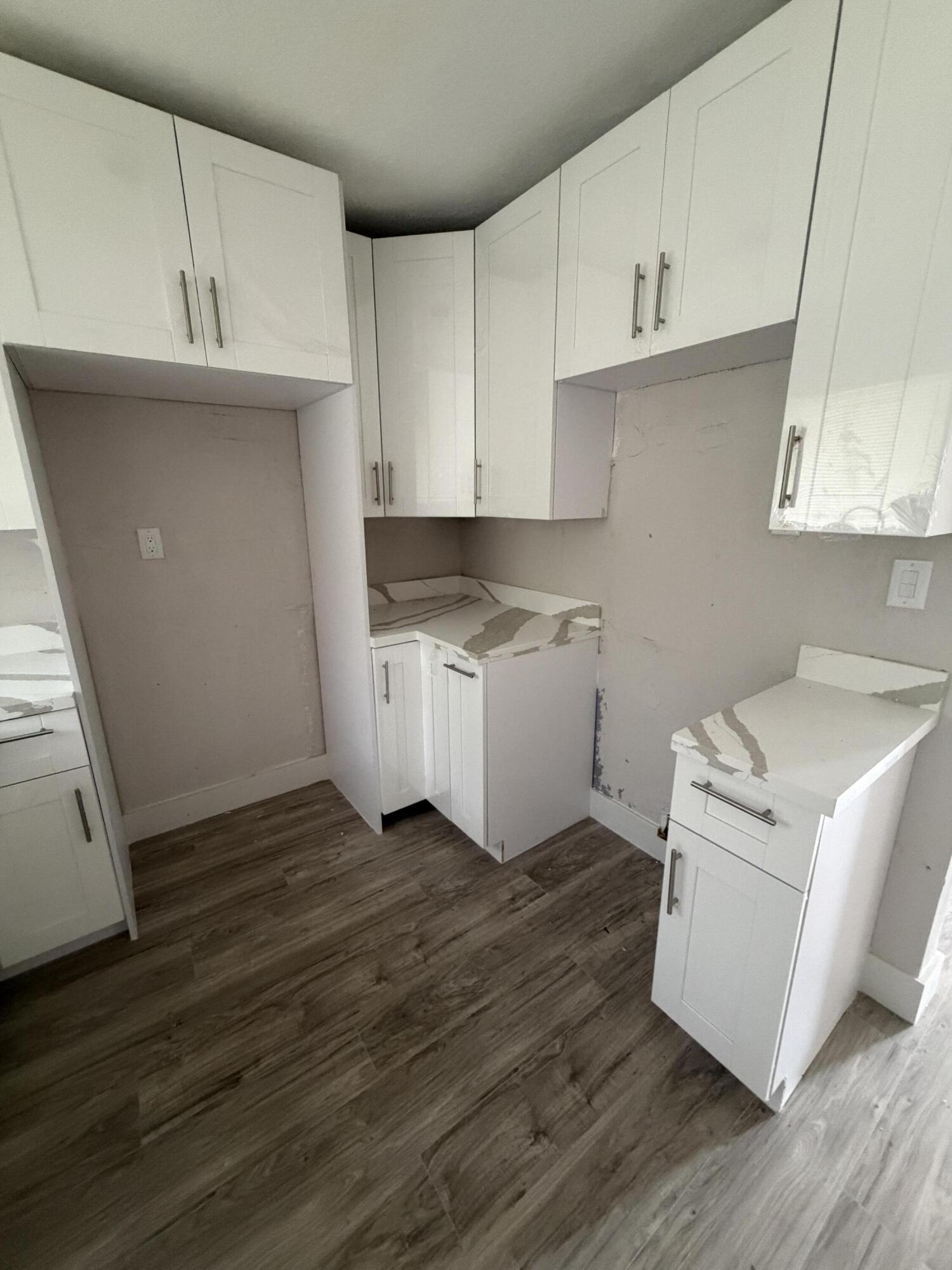 LAUDERDALE MANORS ADD - Residential