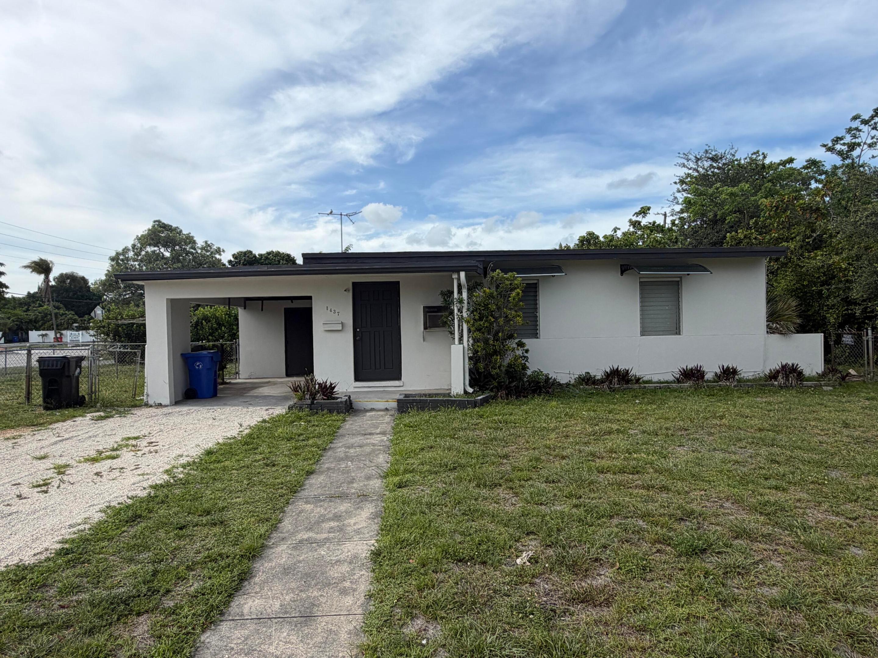 LAUDERDALE MANORS ADD - Residential