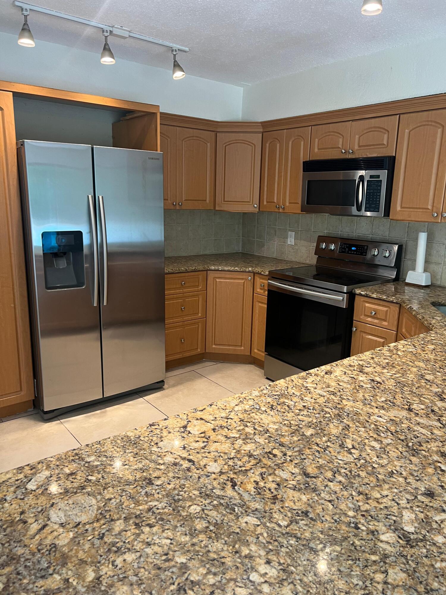 FOREST HILLS SOUTH - Residential