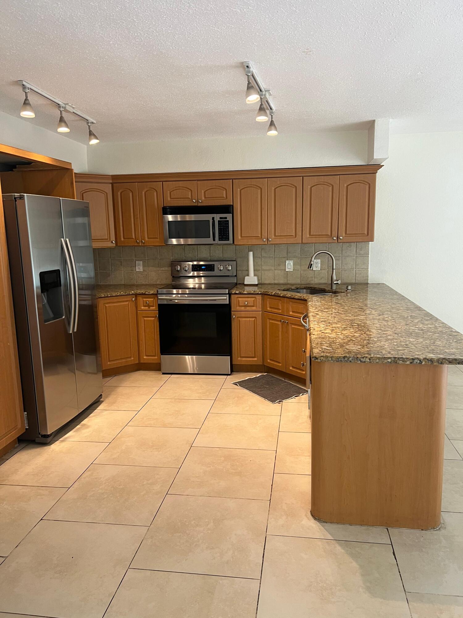 FOREST HILLS SOUTH - Residential