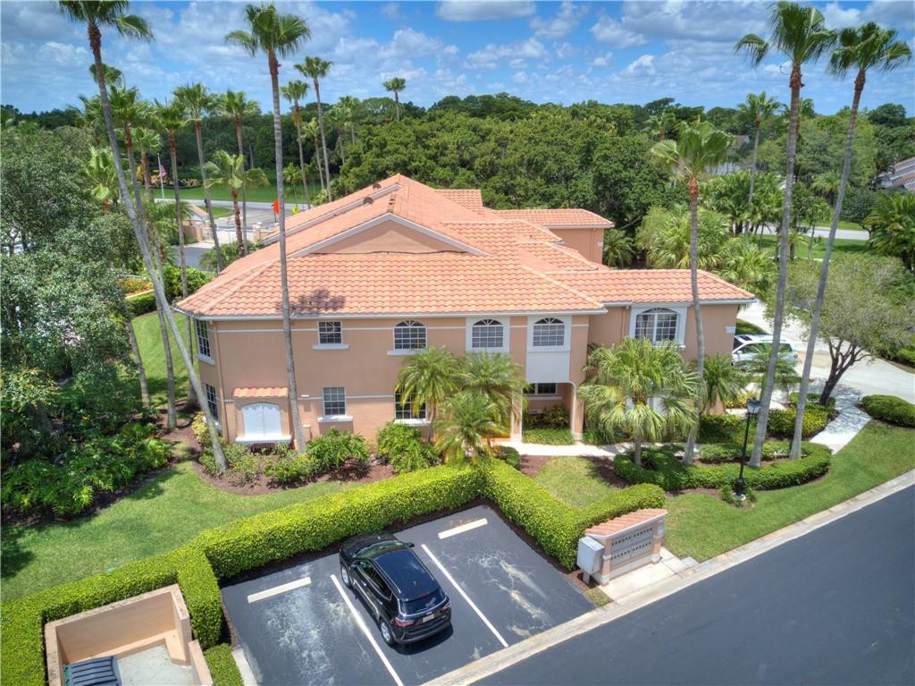 LEGENDS CONDO - Residential