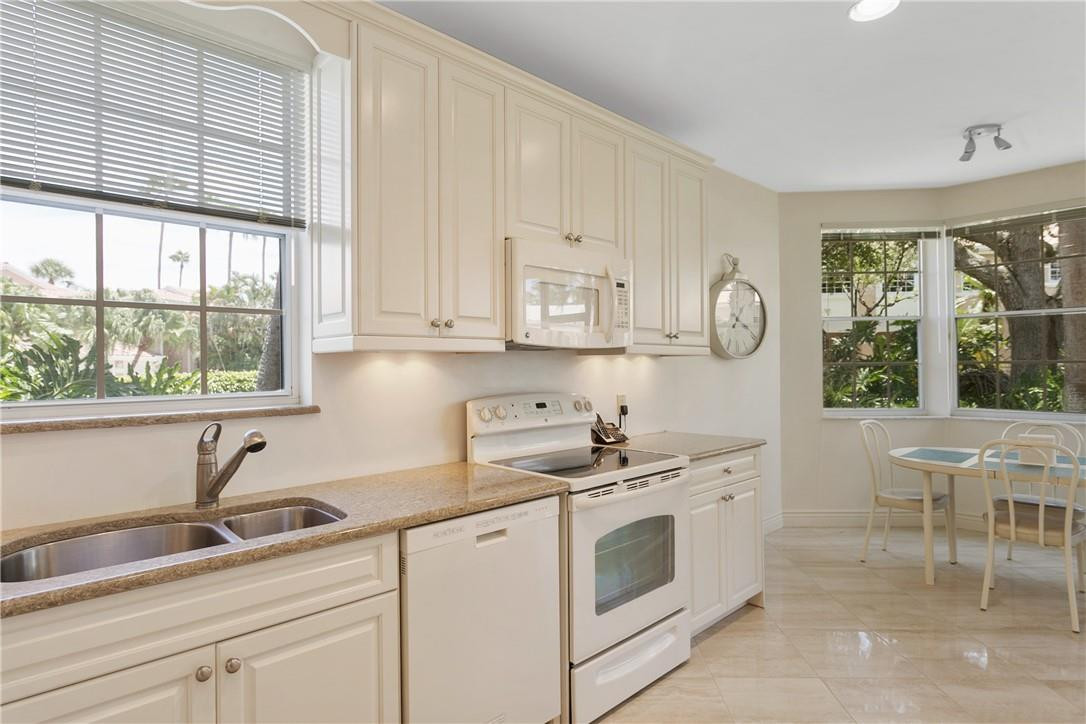 LEGENDS CONDO - Residential