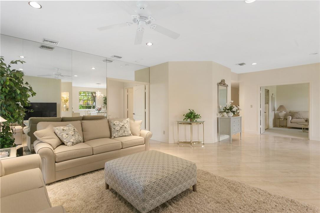 LEGENDS CONDO - Residential