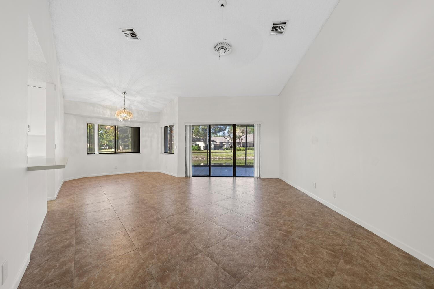Tastefully renovated townhome in desirable Chelsea subdivision, close to Central Park, restaurants, shopping, Nova University, hospitals, major highways and airport. Newer kitchen and bathrooms, large screened in patio, great for entertaining, community pool, hot tub, BBQ grills and clubhouse.