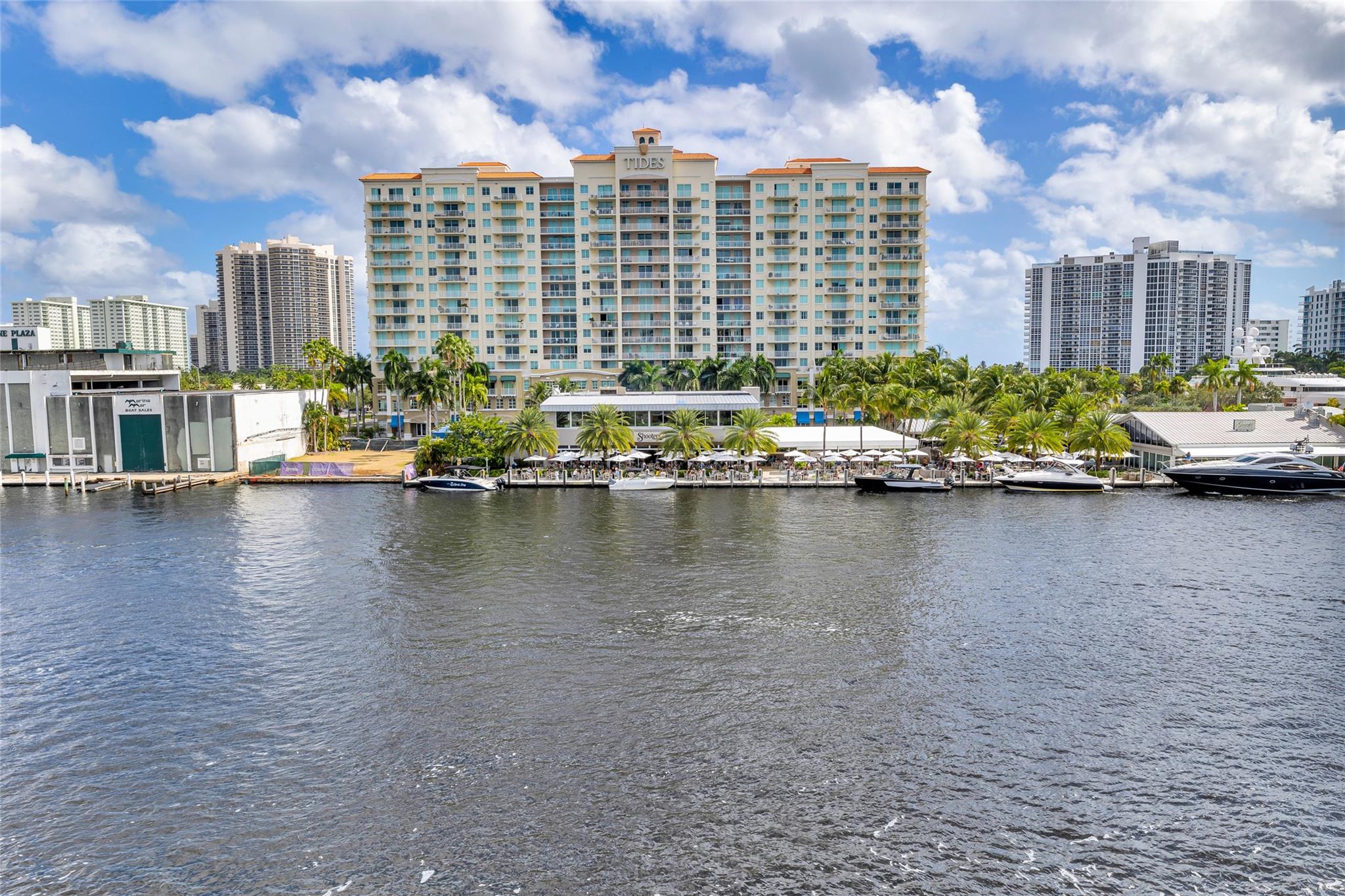 LAUDERDALE TOWER - Residential