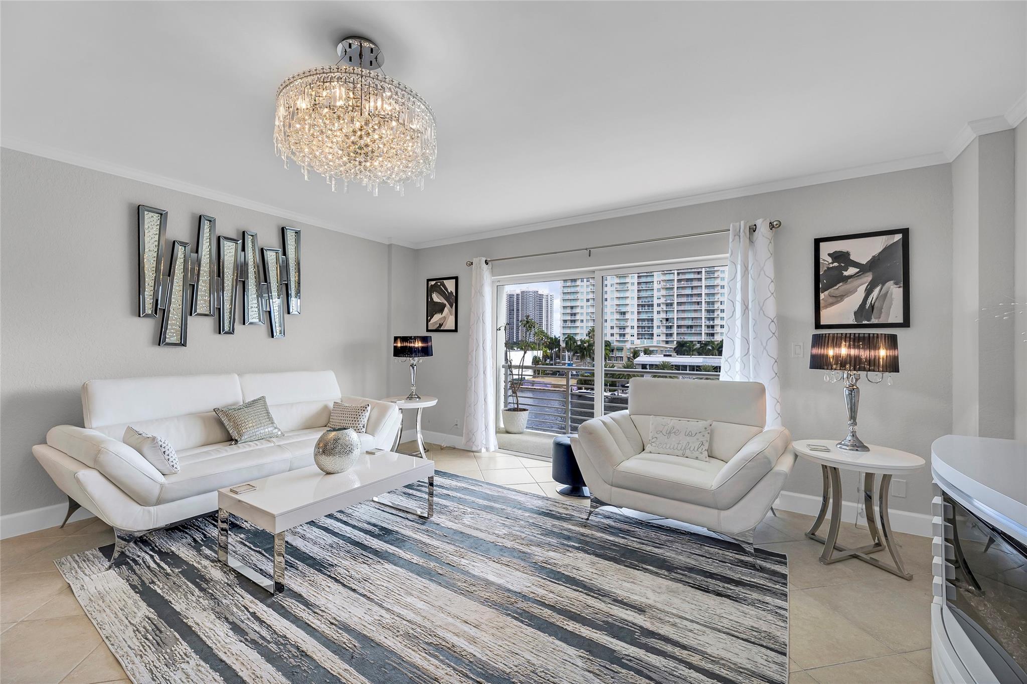 LAUDERDALE TOWER - Residential