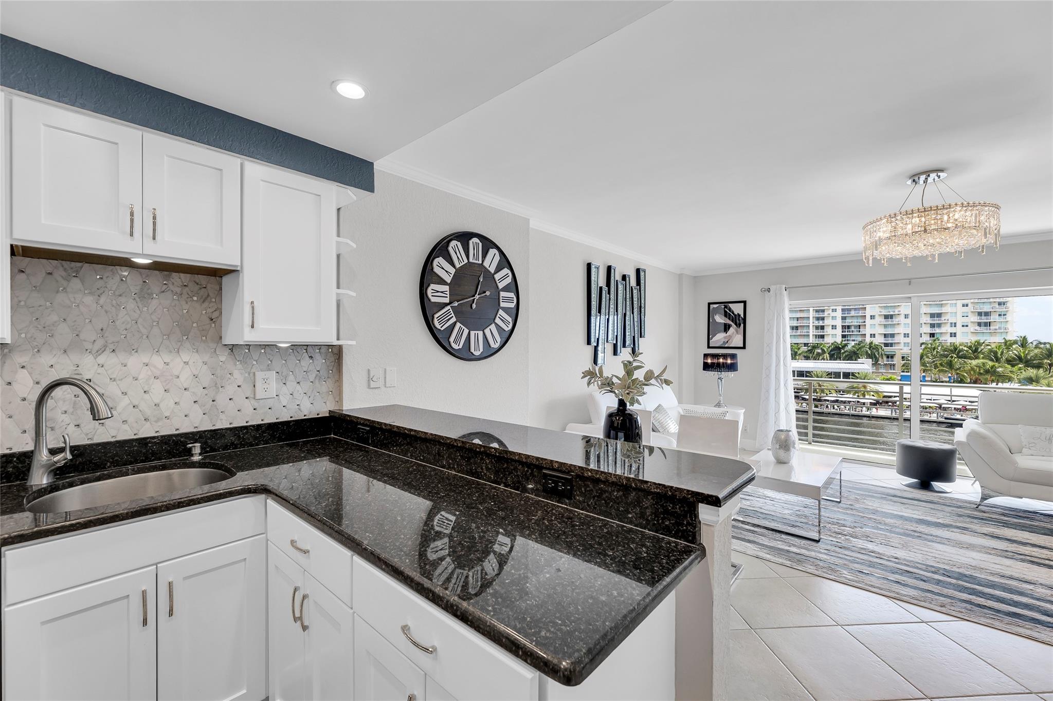 LAUDERDALE TOWER - Residential