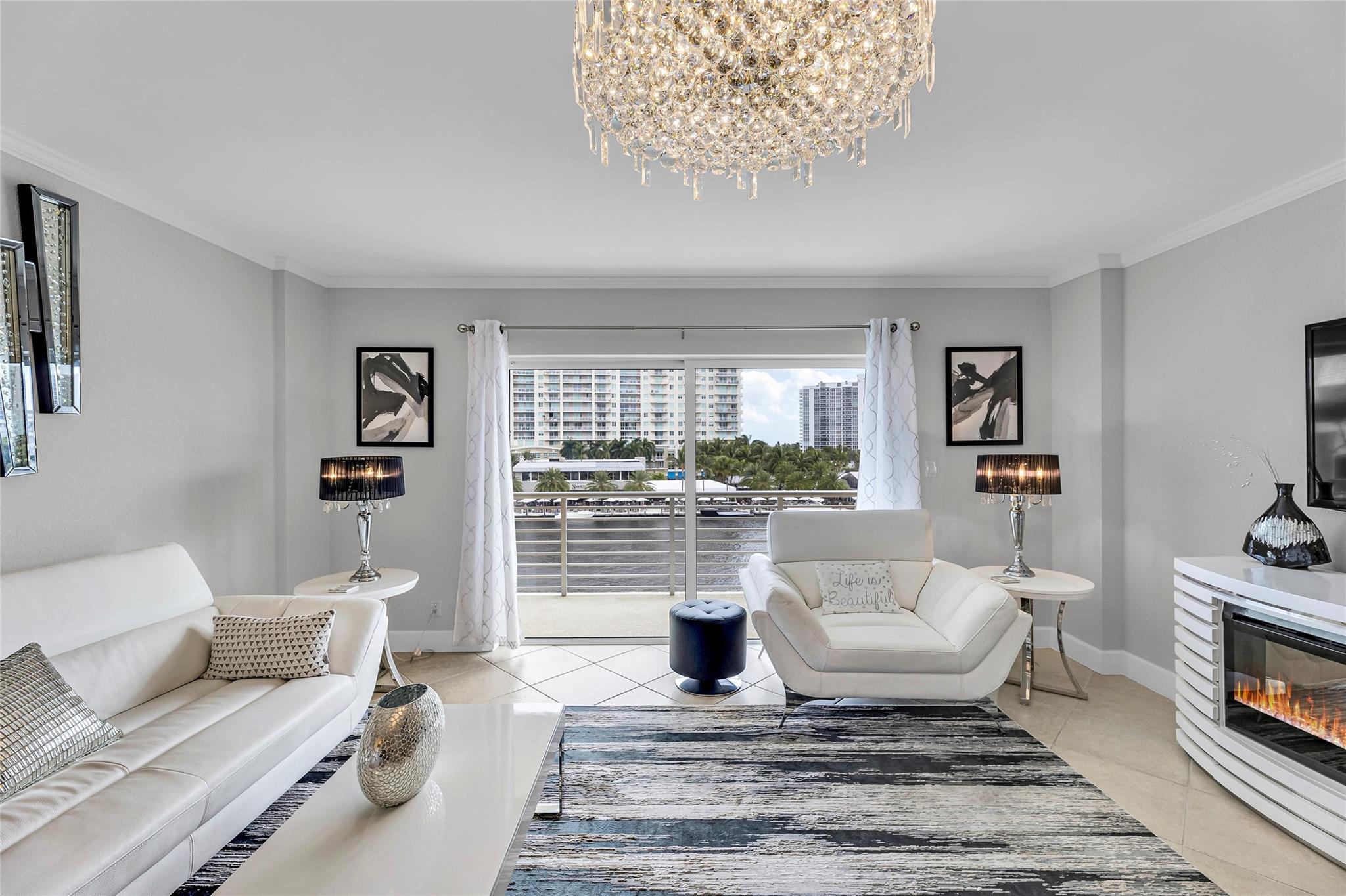 LAUDERDALE TOWER - Residential