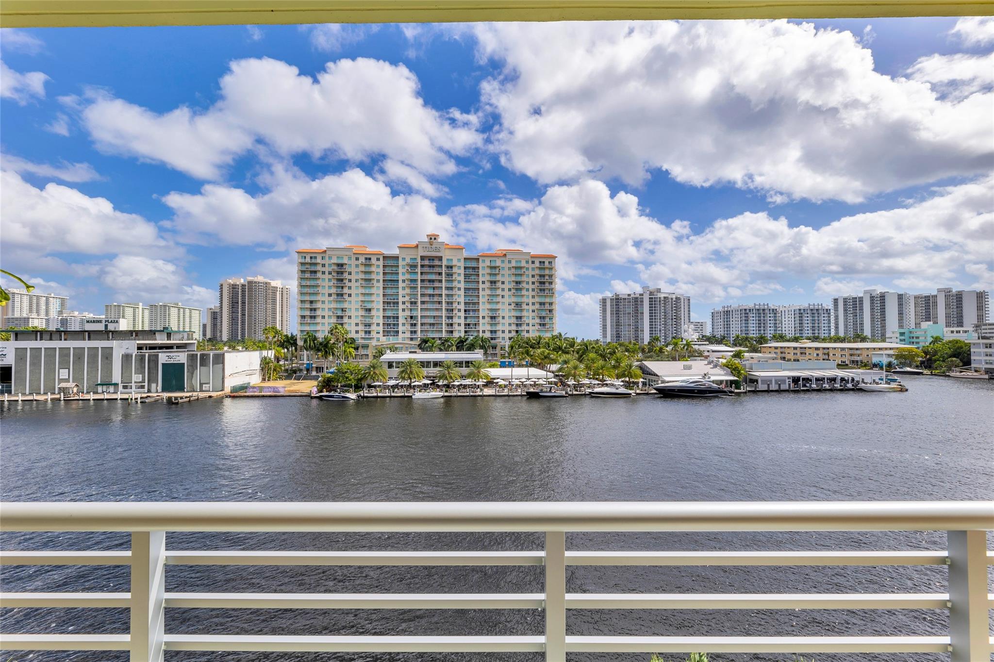 LAUDERDALE TOWER - Residential
