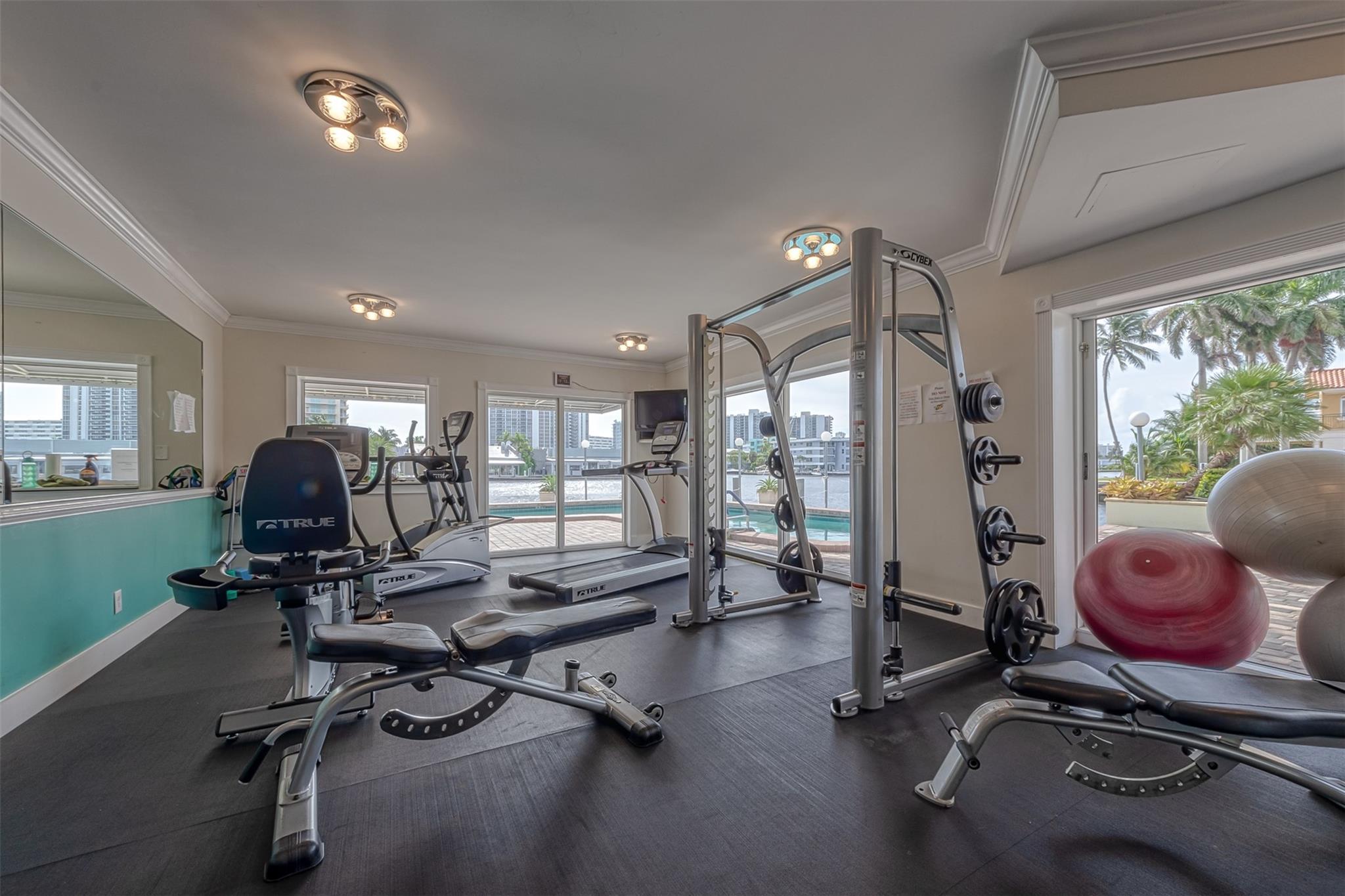 LAUDERDALE TOWER - Residential