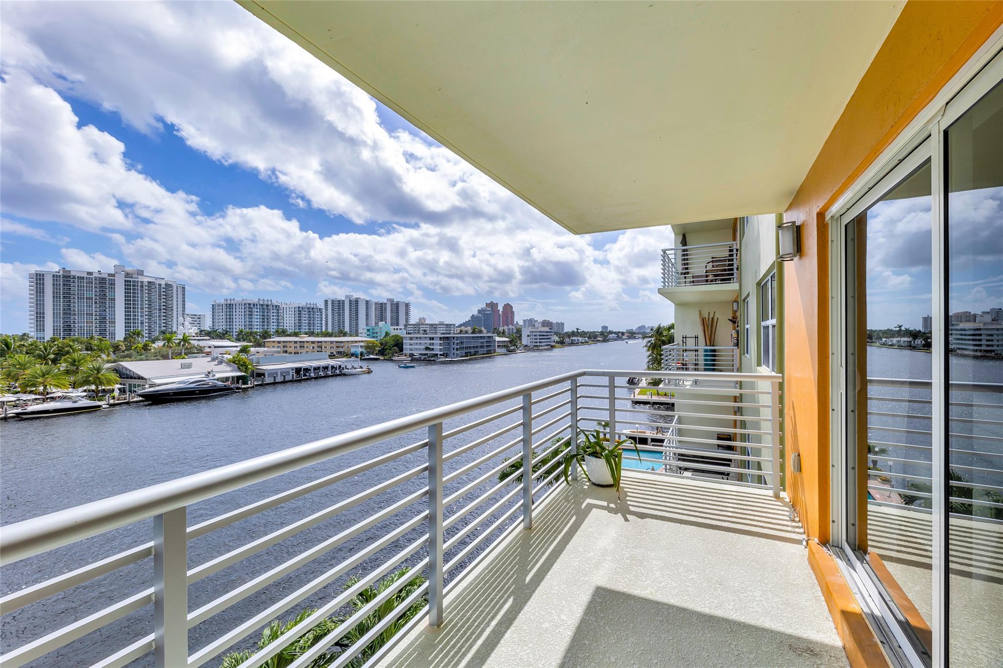 LAUDERDALE TOWER - Residential