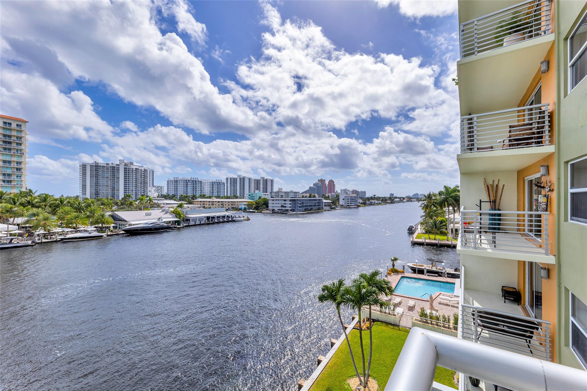 LAUDERDALE TOWER - Residential