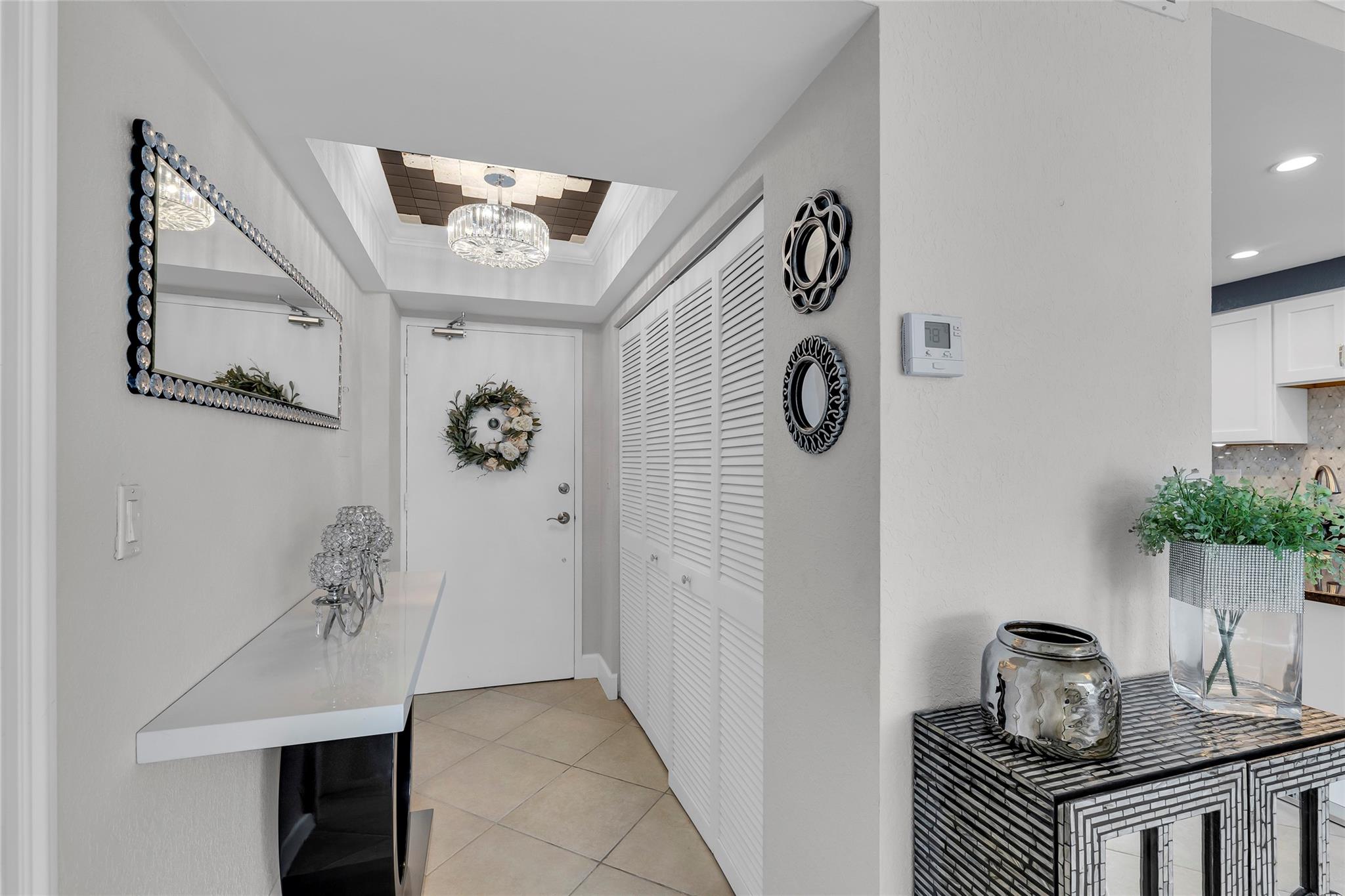 LAUDERDALE TOWER - Residential
