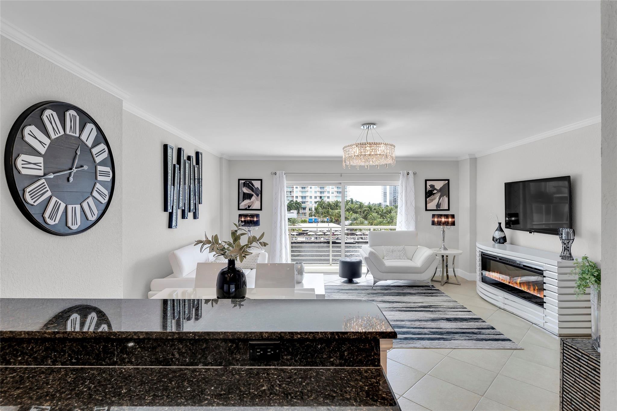 LAUDERDALE TOWER - Residential